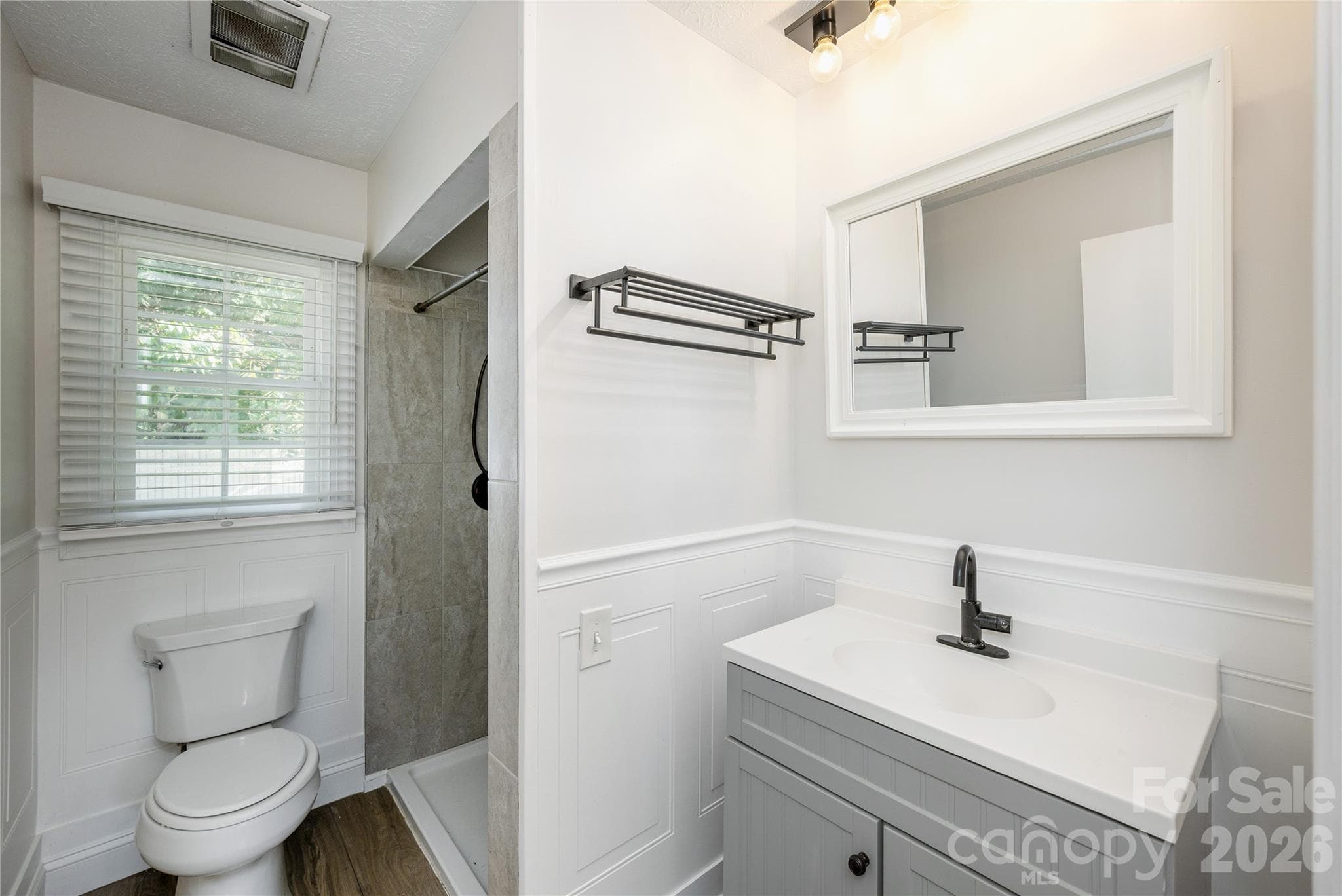 Single Family Residence at 1376 Glenheath Drive, Hendersonville, photo 24 of 30