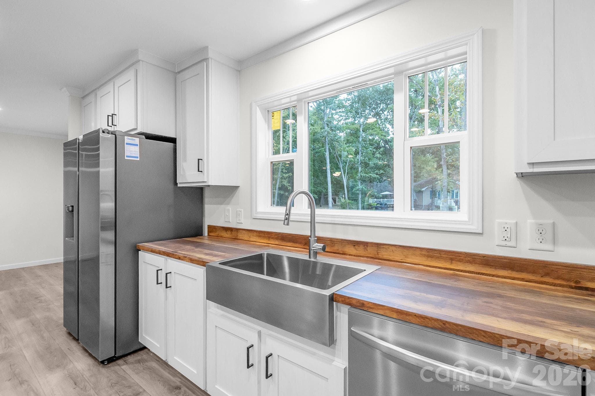 Single Family Residence at 1120 Hammond Carnes Road, Lancaster, photo 3 of 46