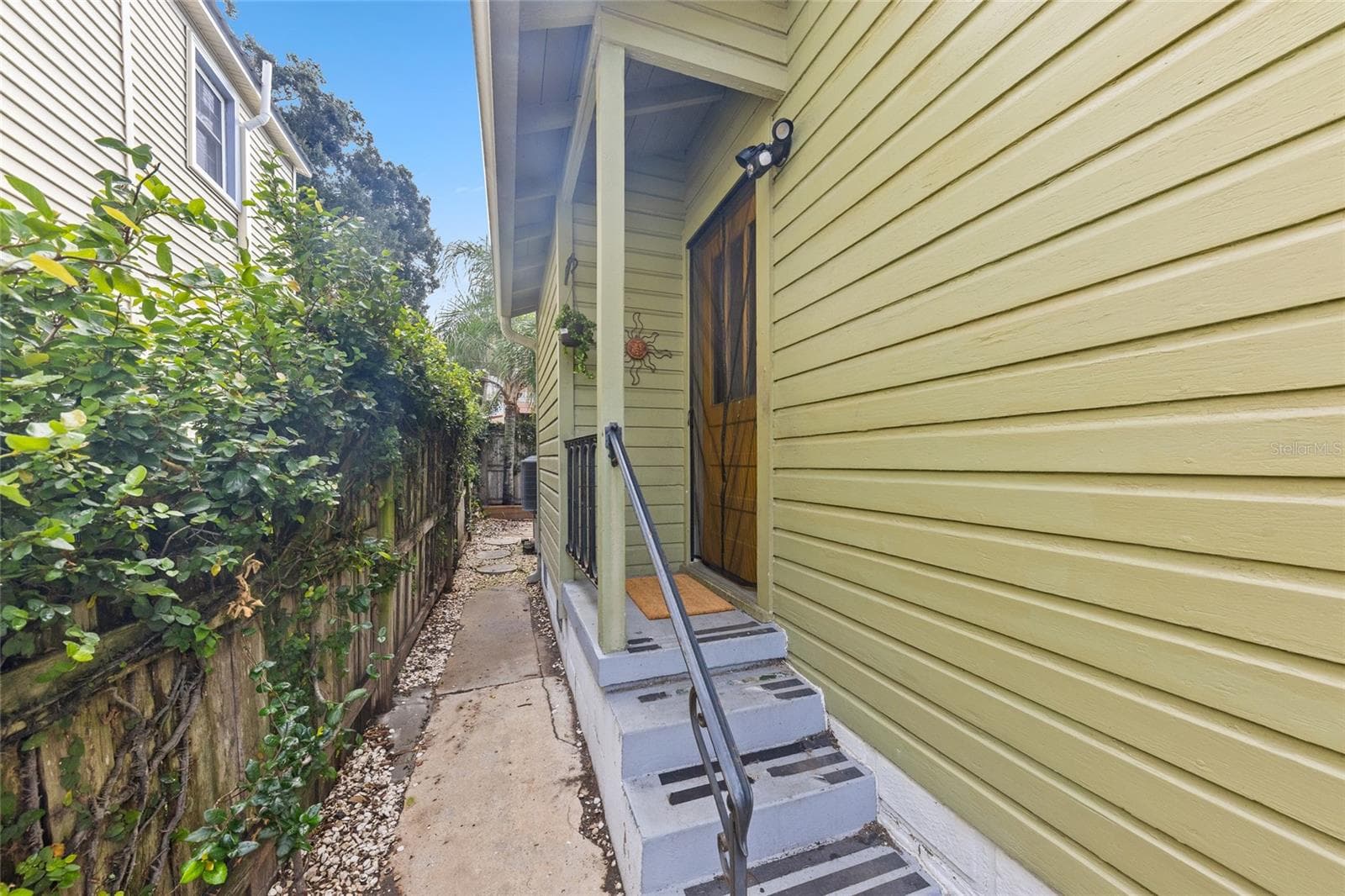 Side Courtyard - 61 ABBOTT ST, ST AUGUSTINE