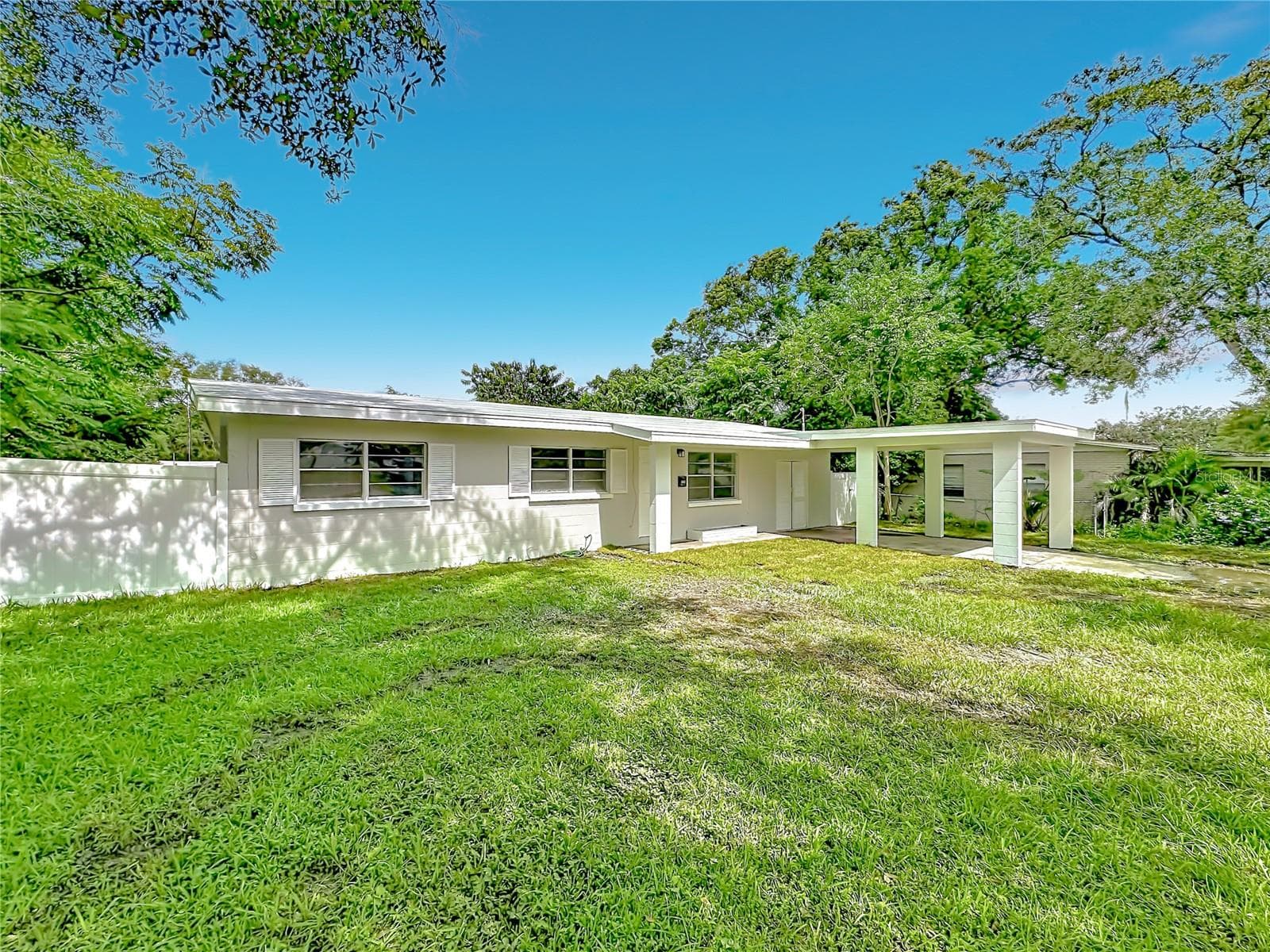 Single Family Residence at 304 SUNNYHILL LN, LAKELAND, photo 2 of 22
