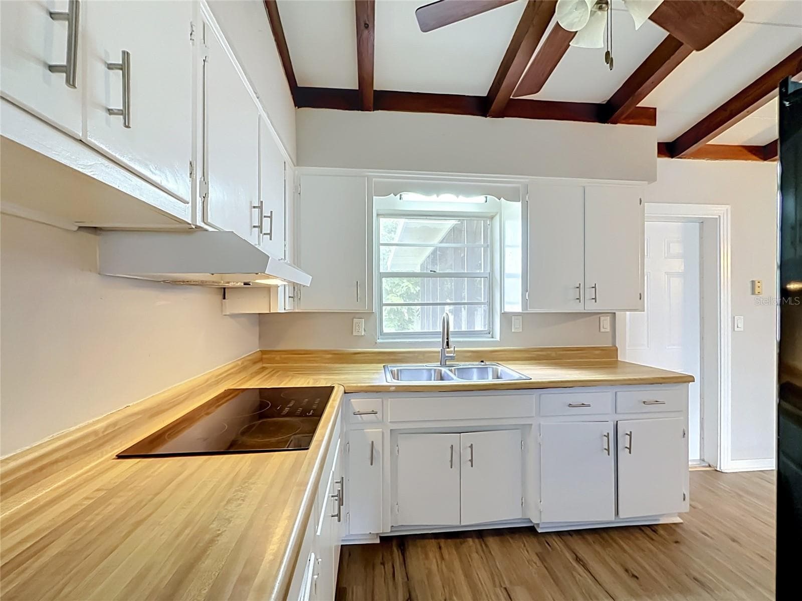 Kitchen - 304 SUNNYHILL LN, LAKELAND