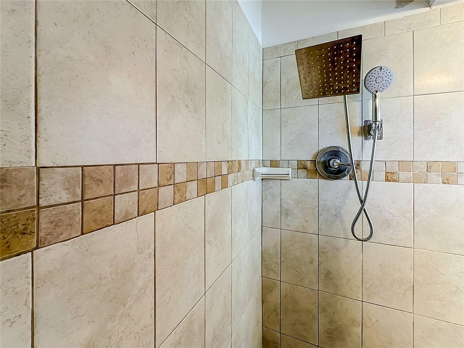 Primary Bathroom - 304 SUNNYHILL LN, LAKELAND