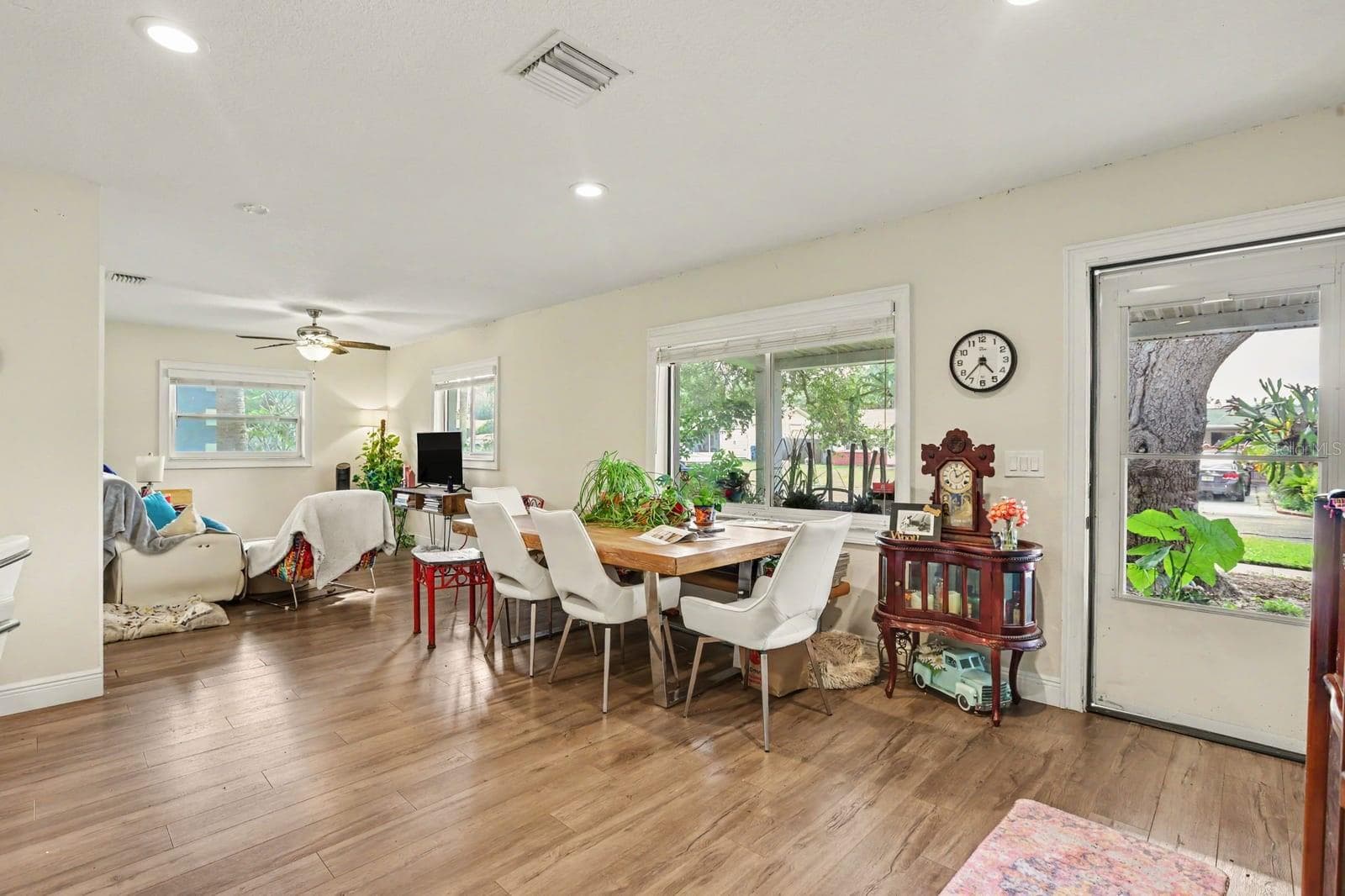Single Family Residence at 2117 MARY SUE ST, LARGO, photo 6 of 30