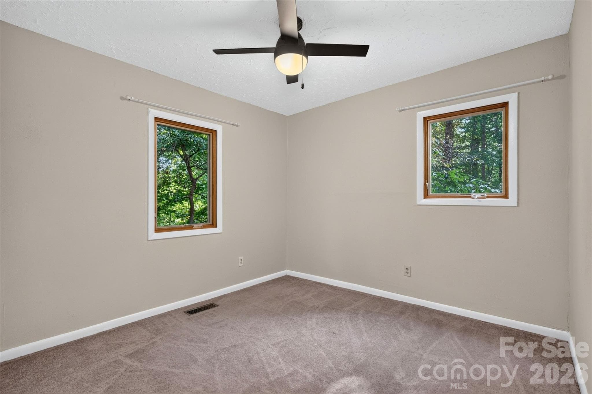 #2 bedroom - 9 Good Neighbor Ridge, Weaverville