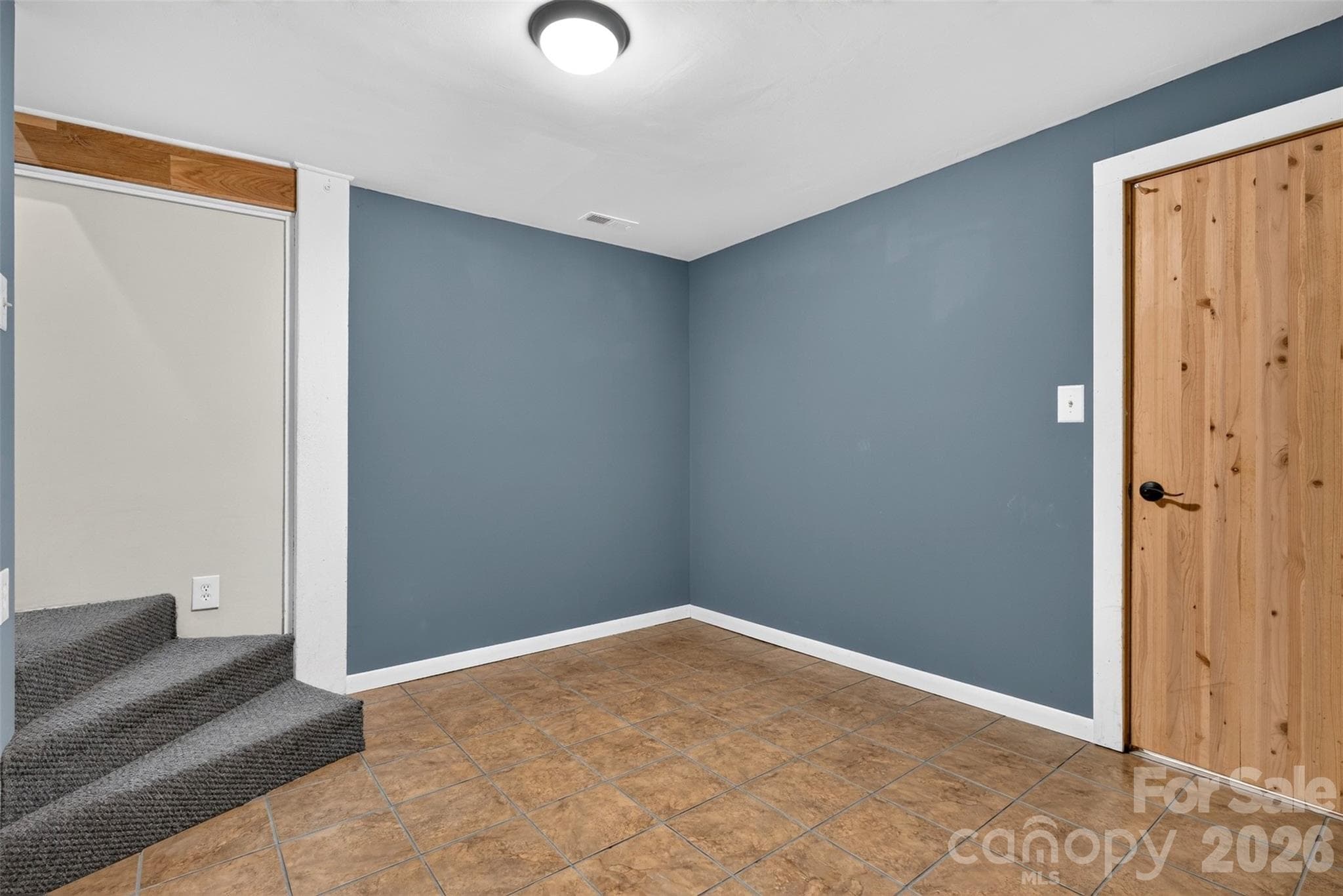 Same room -different angle - 9 Good Neighbor Ridge, Weaverville