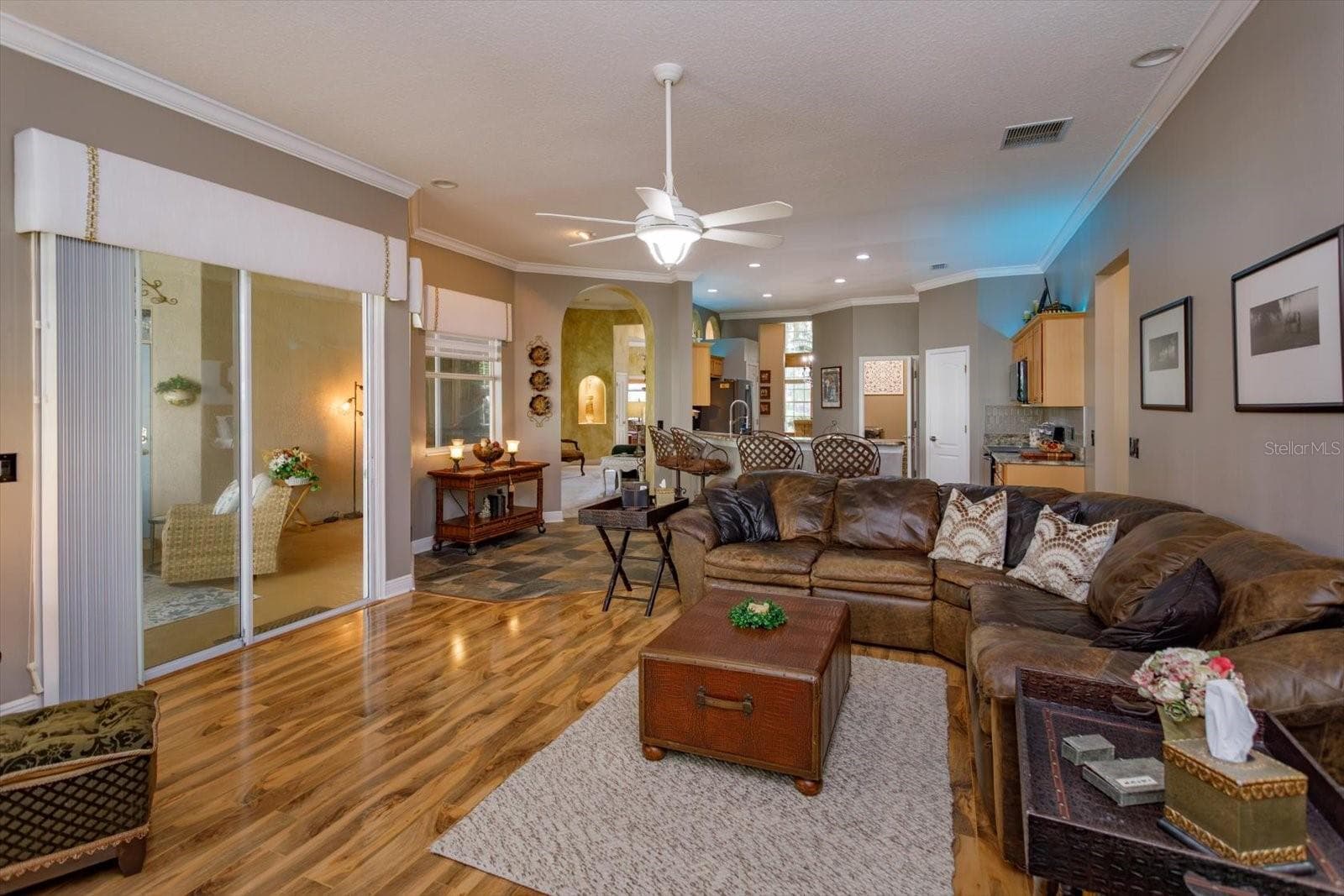 family room open to kitchen and breakfast nook - 536 AVON GLADE PL, SANFORD