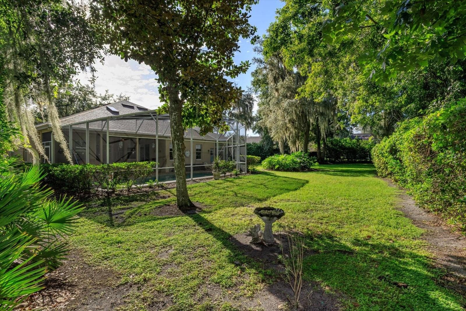 So much space to enjoy in this huge backyard - 536 AVON GLADE PL, SANFORD
