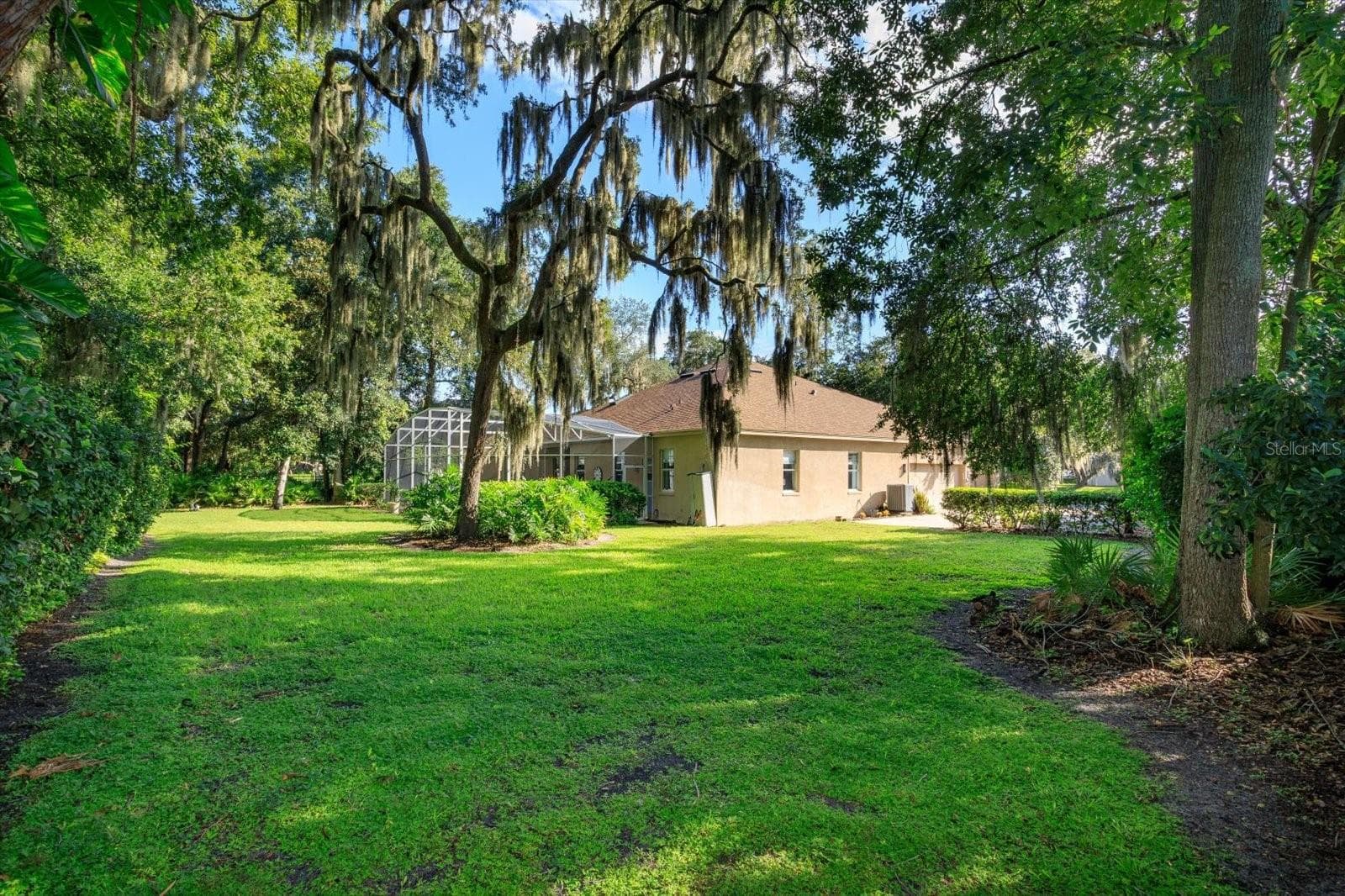 huge park-like backyard - 536 AVON GLADE PL, SANFORD