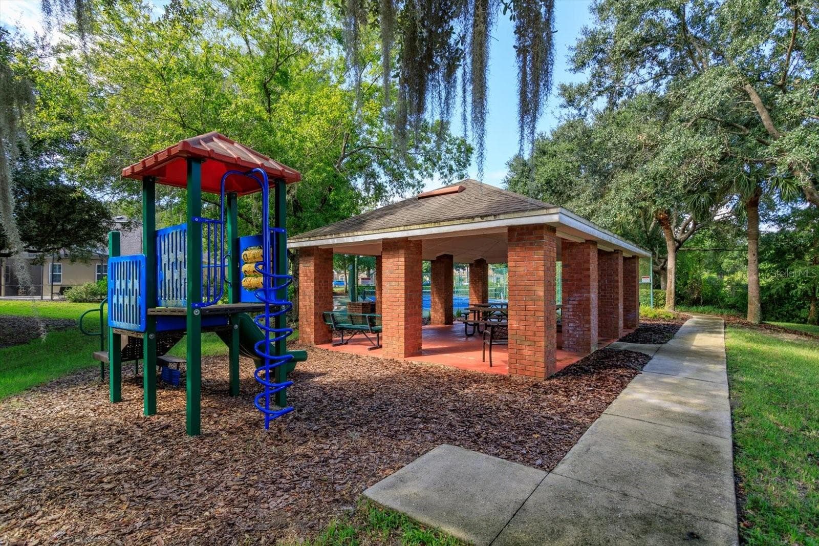 Sylvan Lake Reserve community picnic pavilion and playground - 536 AVON GLADE PL, SANFORD