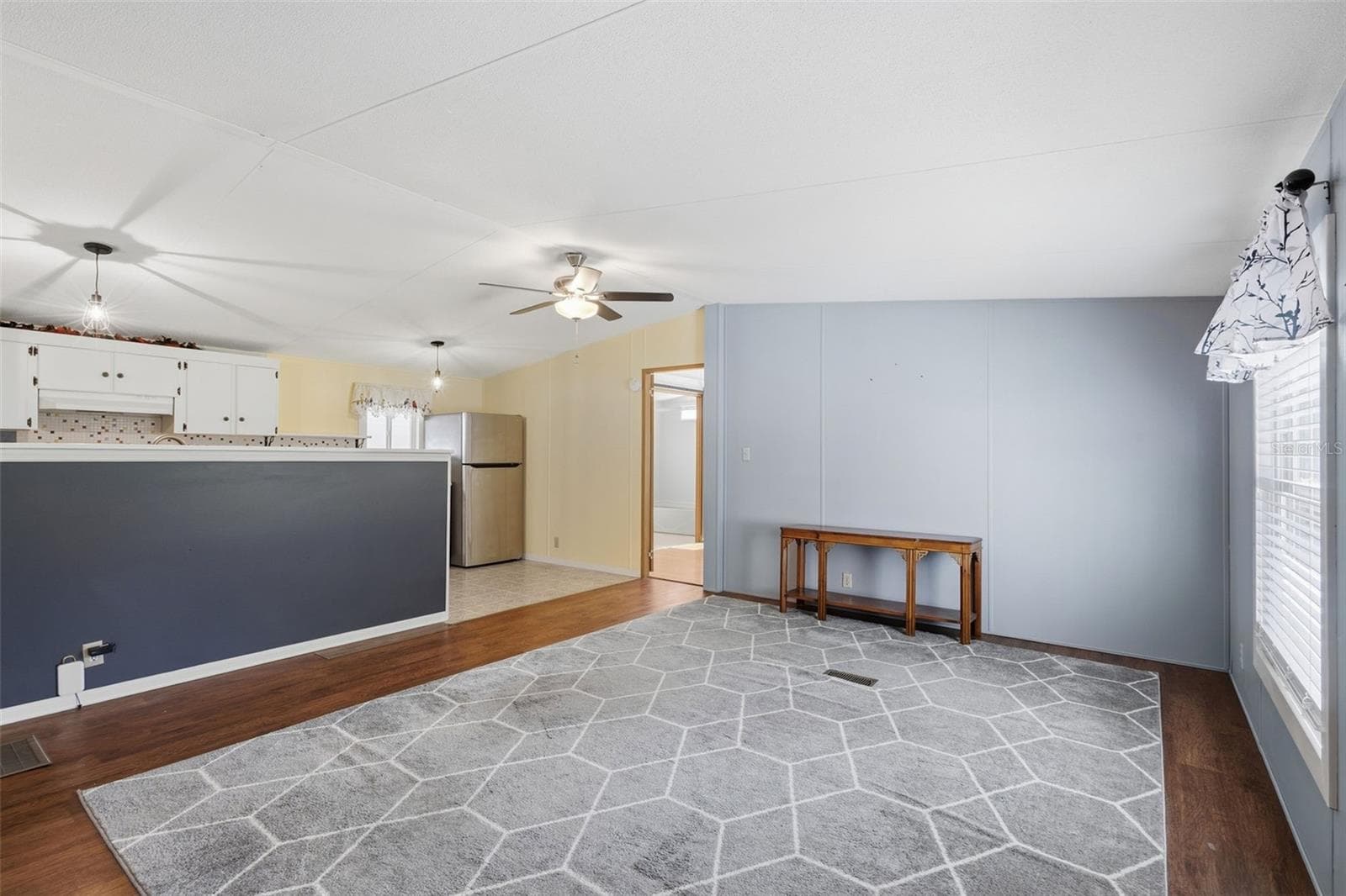 Manufactured Home at 13250 NE 16TH AVE, TRENTON, photo 2 of 43