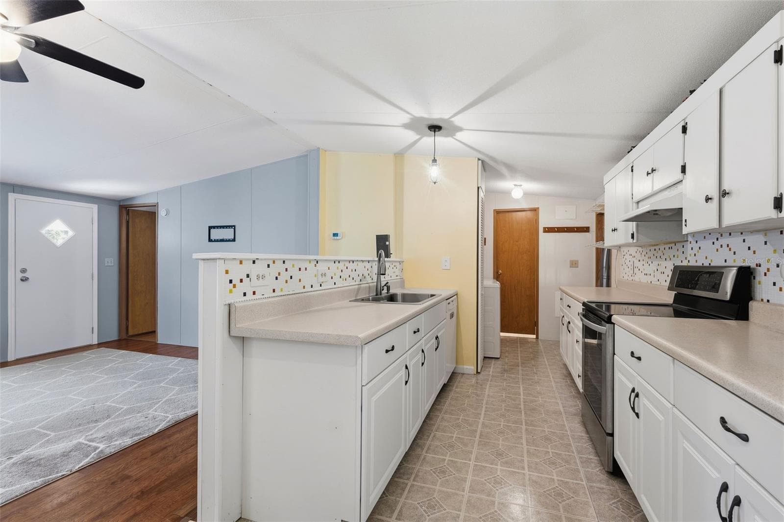 Manufactured Home at 13250 NE 16TH AVE, TRENTON, photo 8 of 43