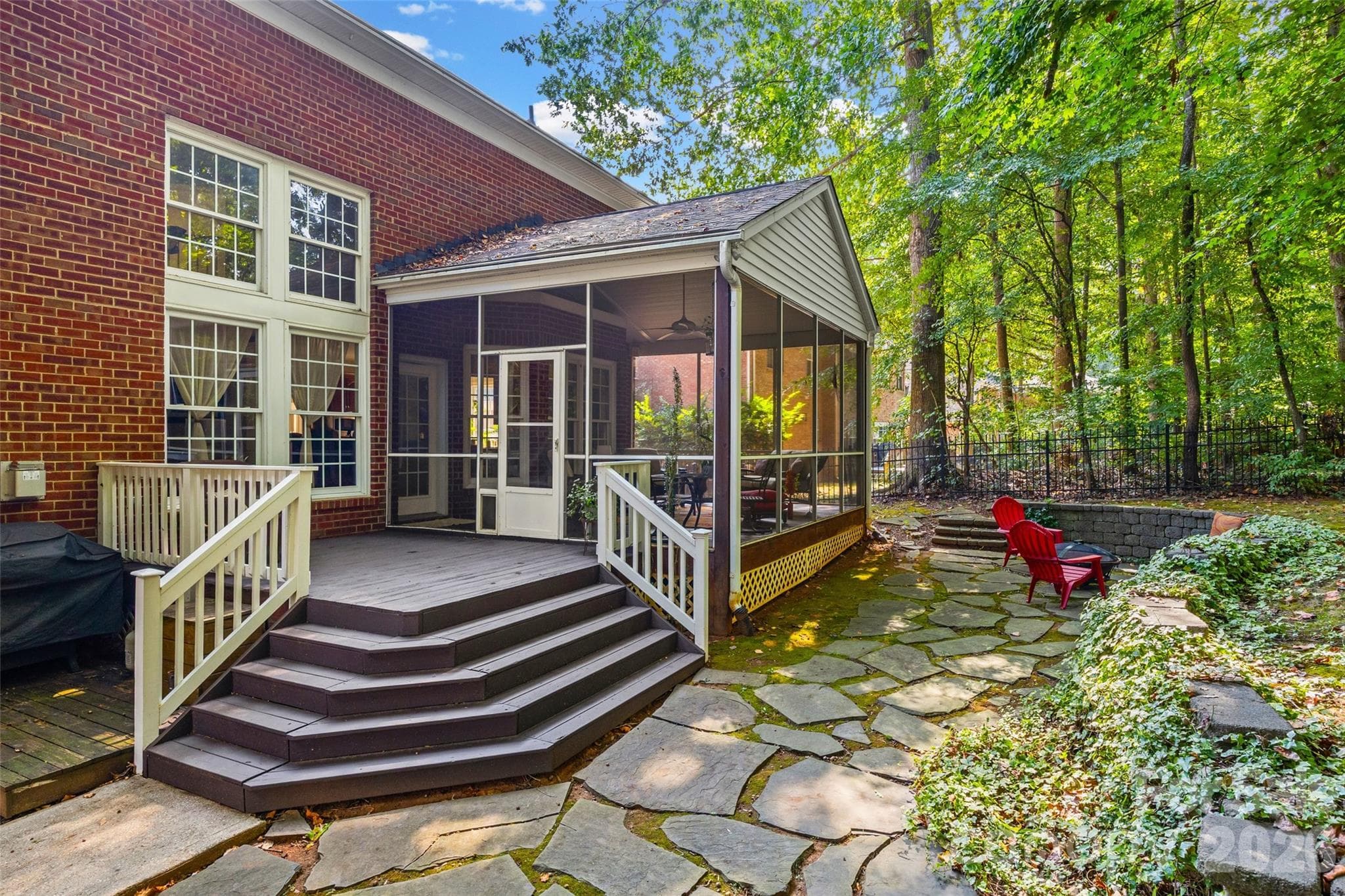 Single Family Residence at 919 Thorn Ridge Lane, Lake Wylie, photo 30 of 47