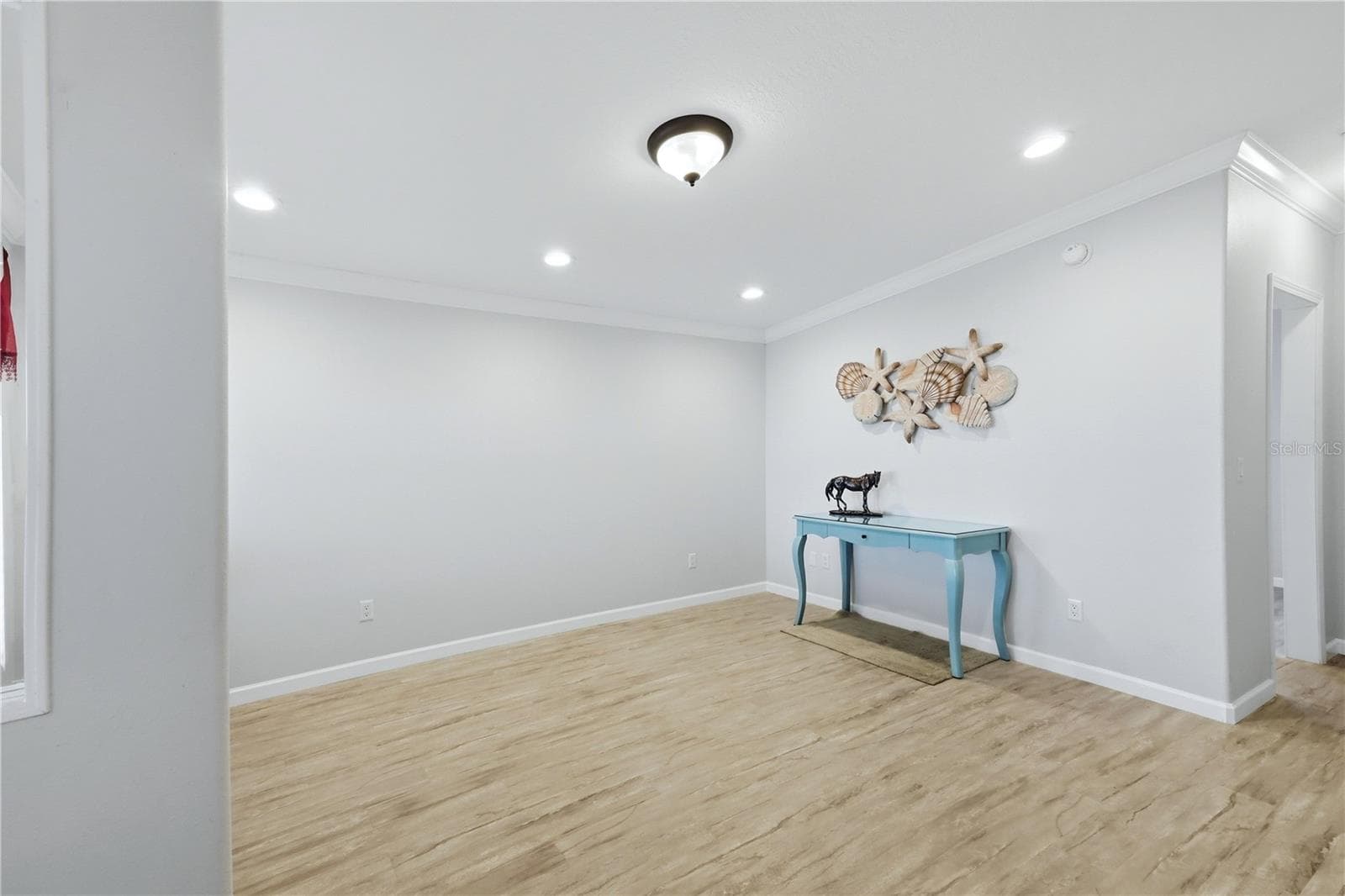 Secondary Entrance / Flex Room - 34 BAYVIEW DR, BRADENTON