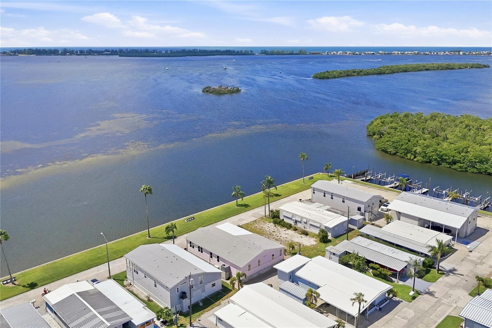 Manufactured Home at 34 BAYVIEW DR, BRADENTON, photo 49 of 68