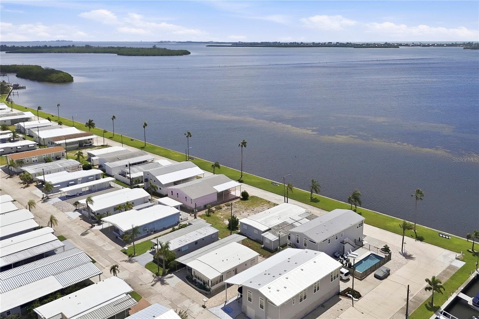 Manufactured Home at 34 BAYVIEW DR, BRADENTON, photo 50 of 68