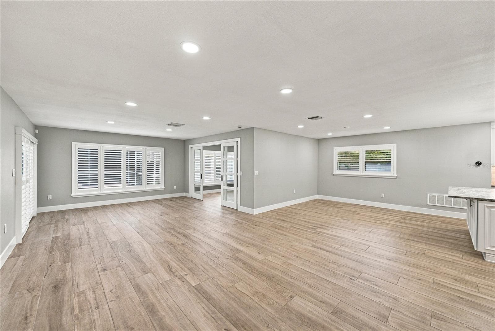 Single Family Residence at 214 S TREASURE DR, TAMPA, photo 8 of 79
