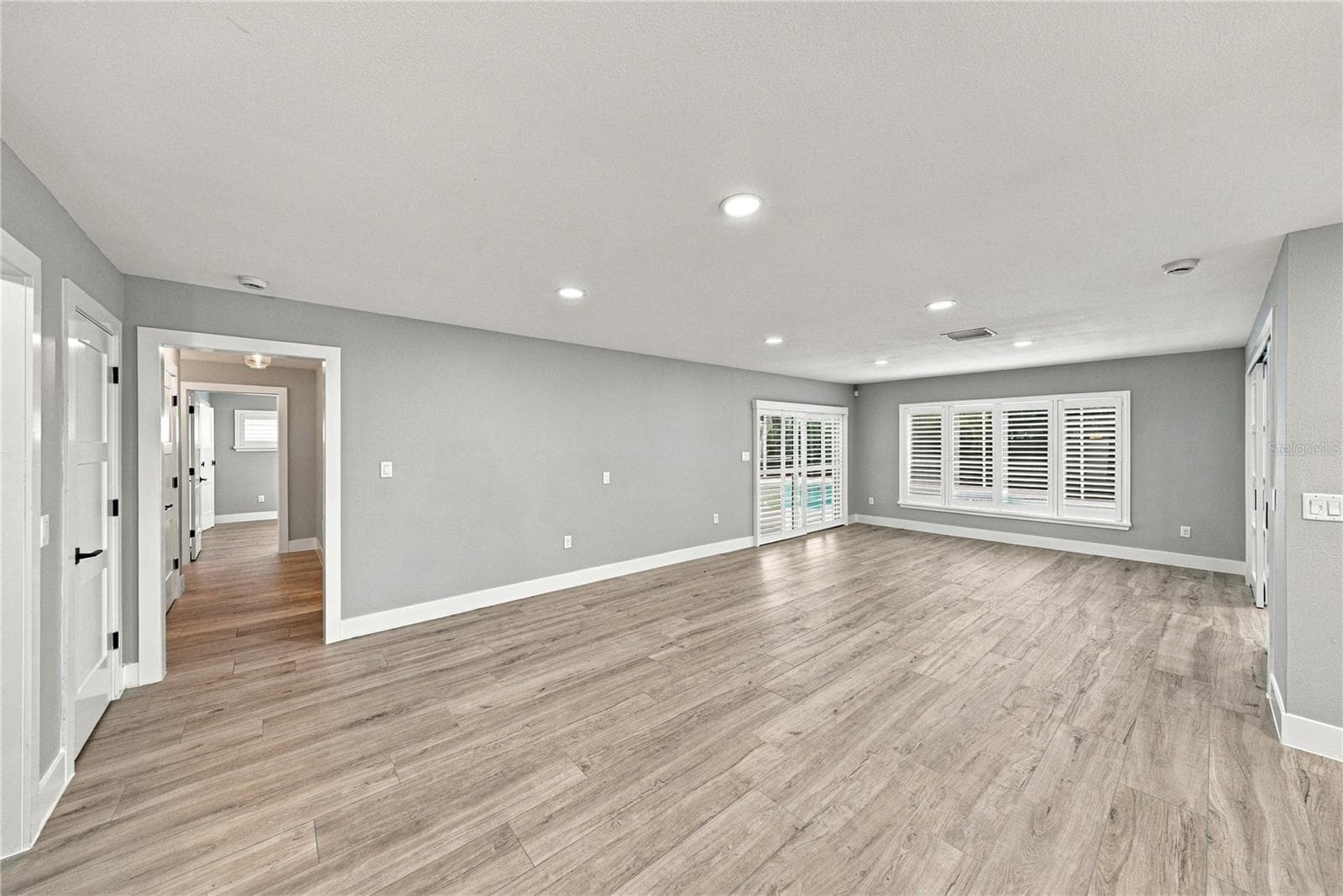 Single Family Residence at 214 S TREASURE DR, TAMPA, photo 9 of 79