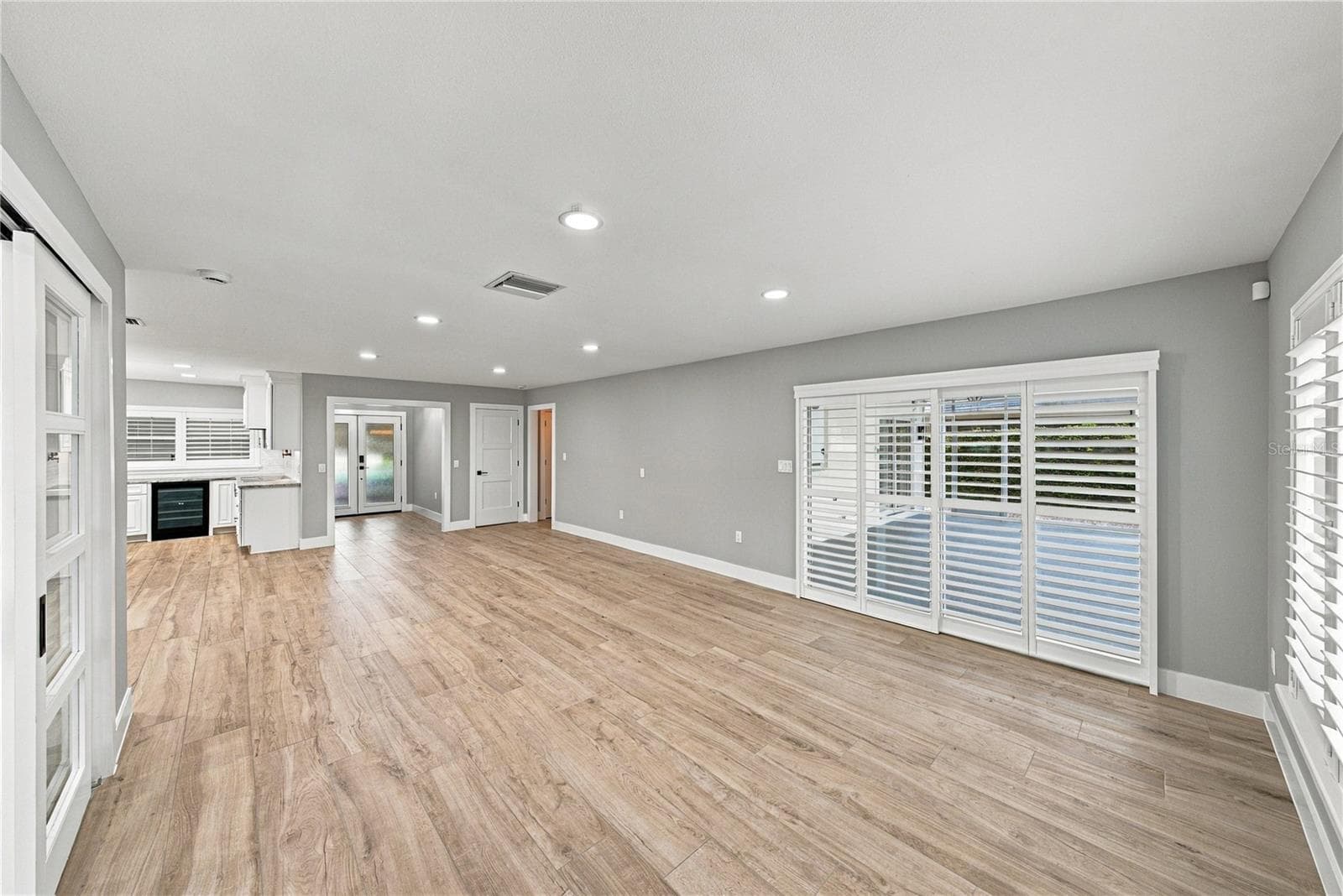 Single Family Residence at 214 S TREASURE DR, TAMPA, photo 10 of 79