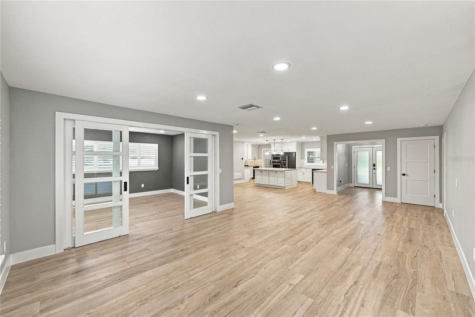 Single Family Residence at 214 S TREASURE DR, TAMPA, photo 11 of 79