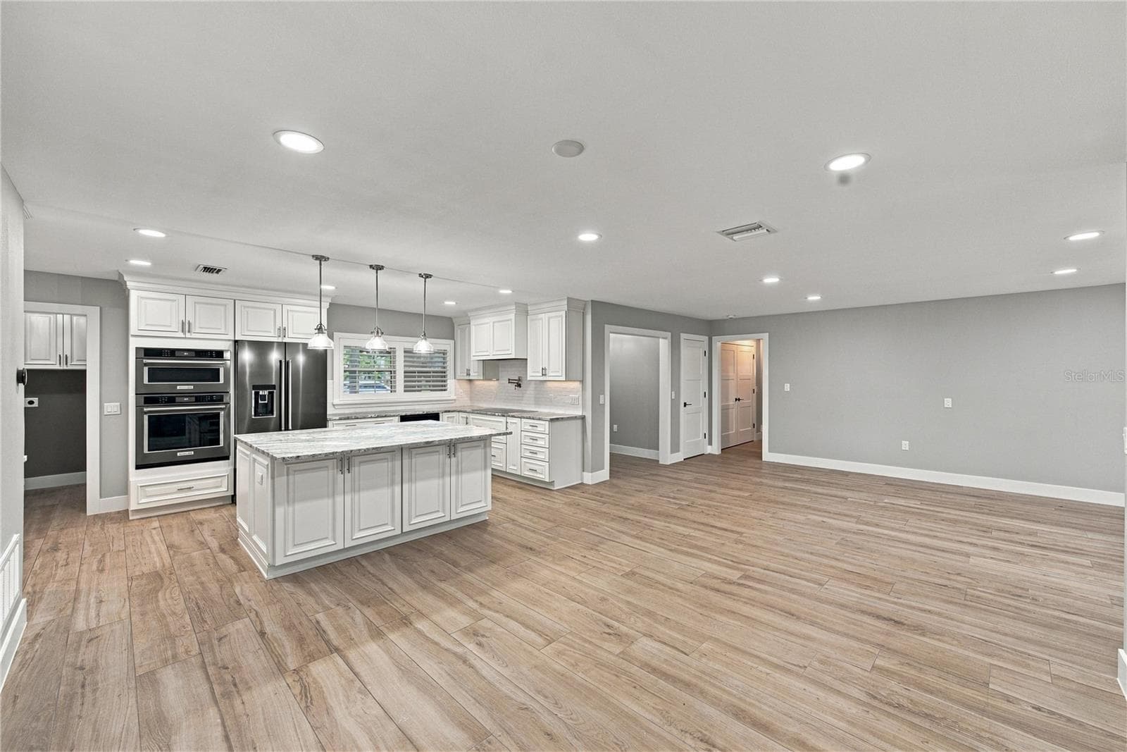 Single Family Residence at 214 S TREASURE DR, TAMPA, photo 13 of 79