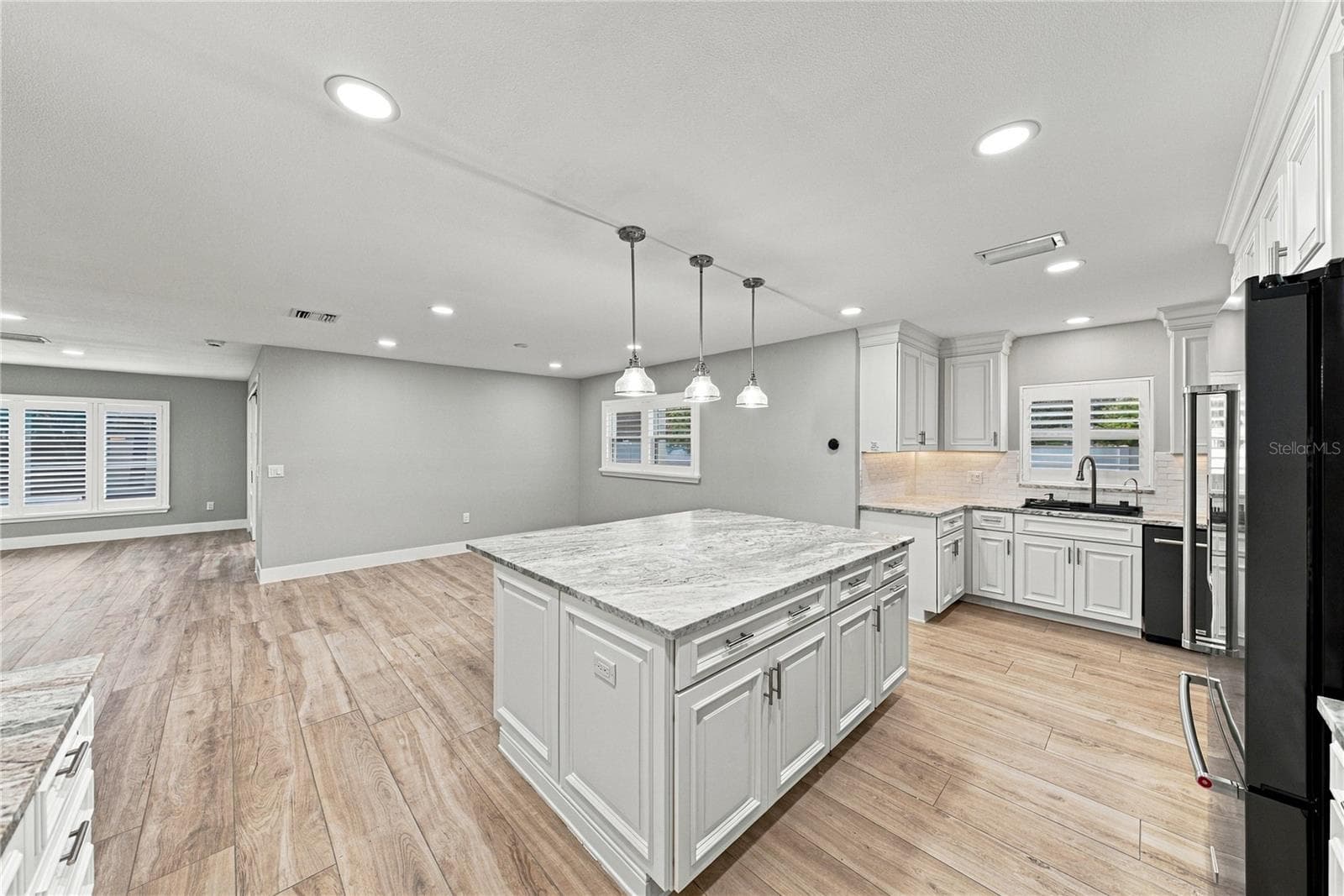 Single Family Residence at 214 S TREASURE DR, TAMPA, photo 16 of 79