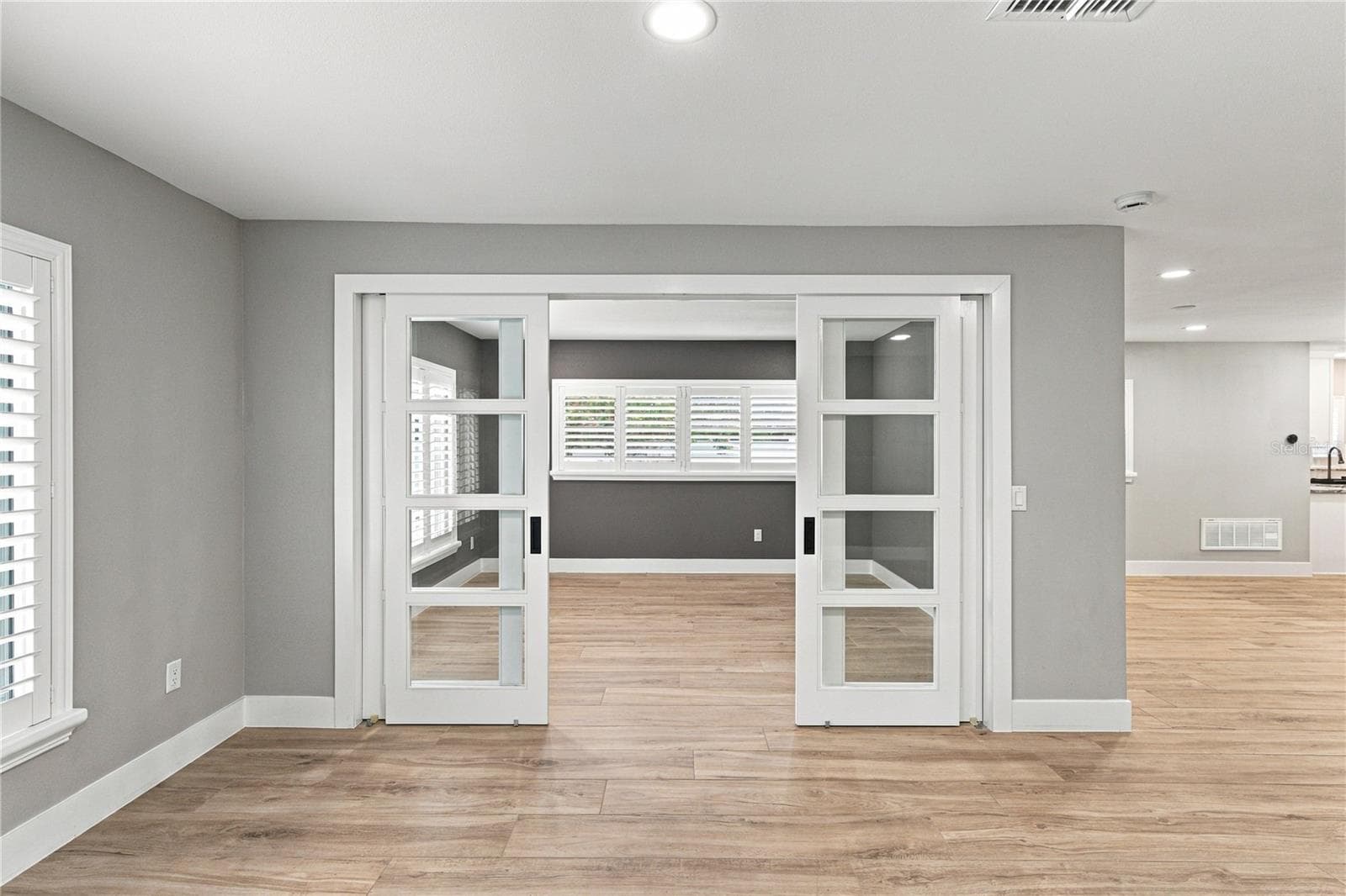 Single Family Residence at 214 S TREASURE DR, TAMPA, photo 25 of 79