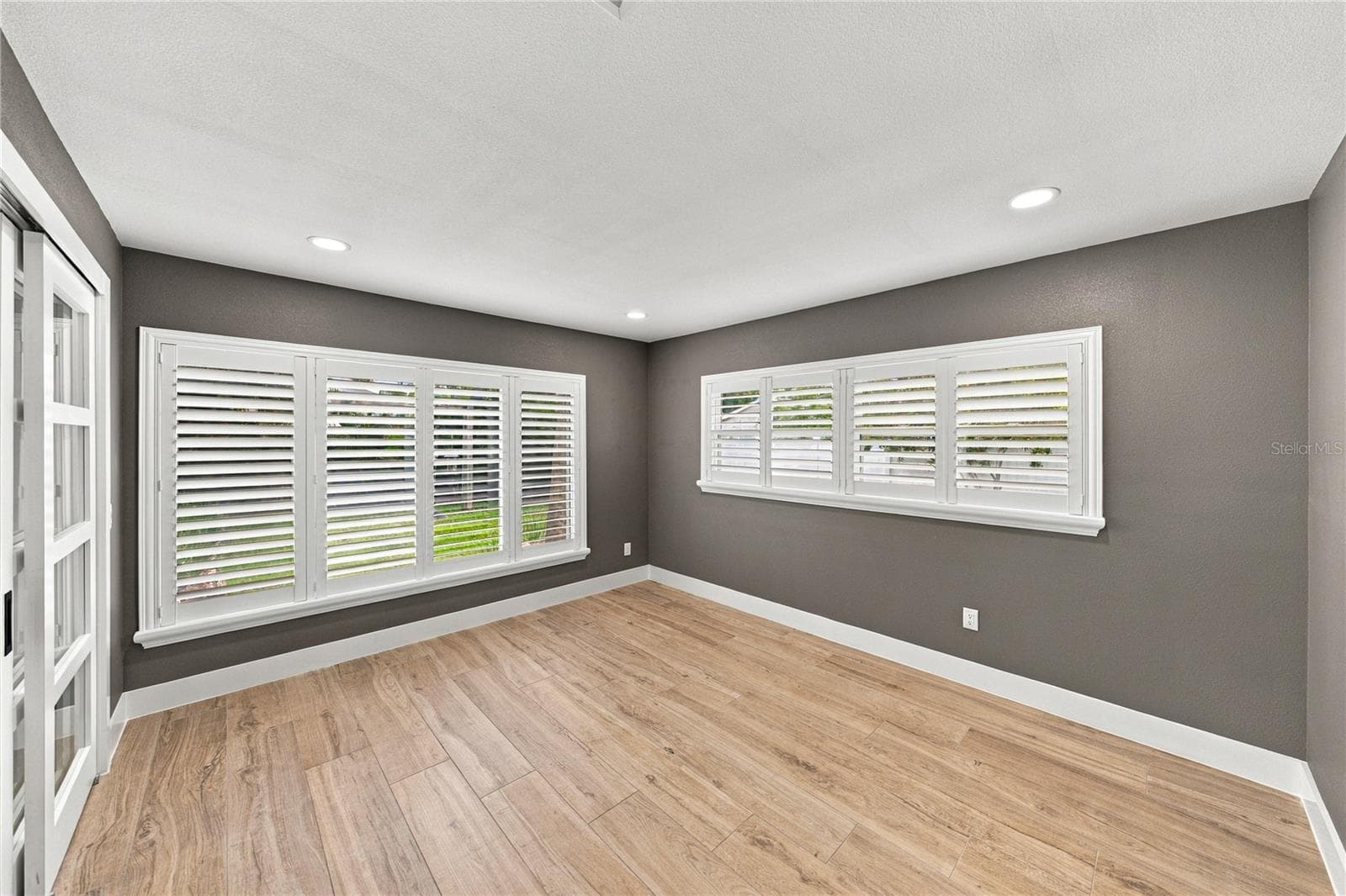 Single Family Residence at 214 S TREASURE DR, TAMPA, photo 27 of 79