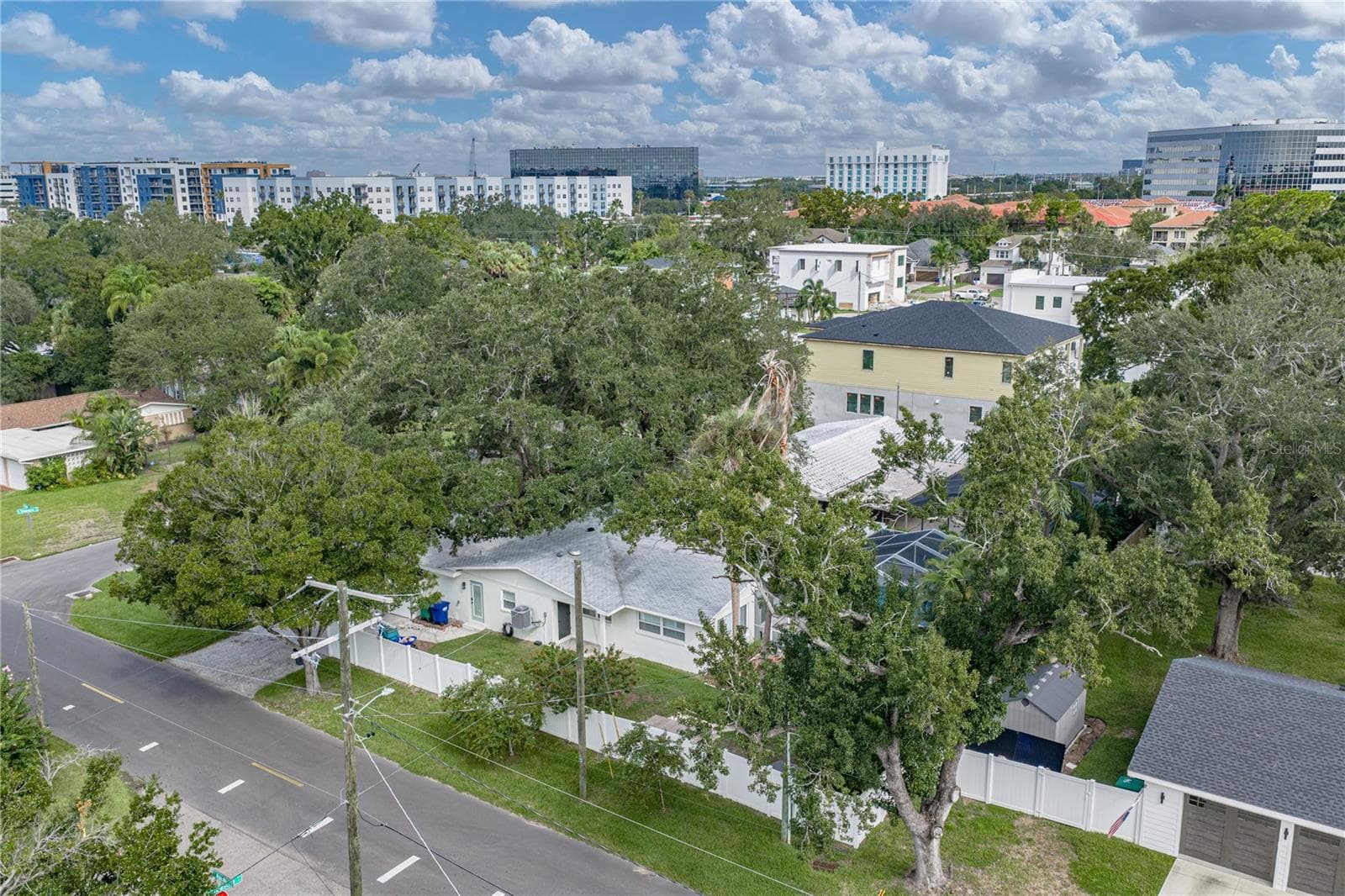 Single Family Residence at 214 S TREASURE DR, TAMPA, photo 71 of 79