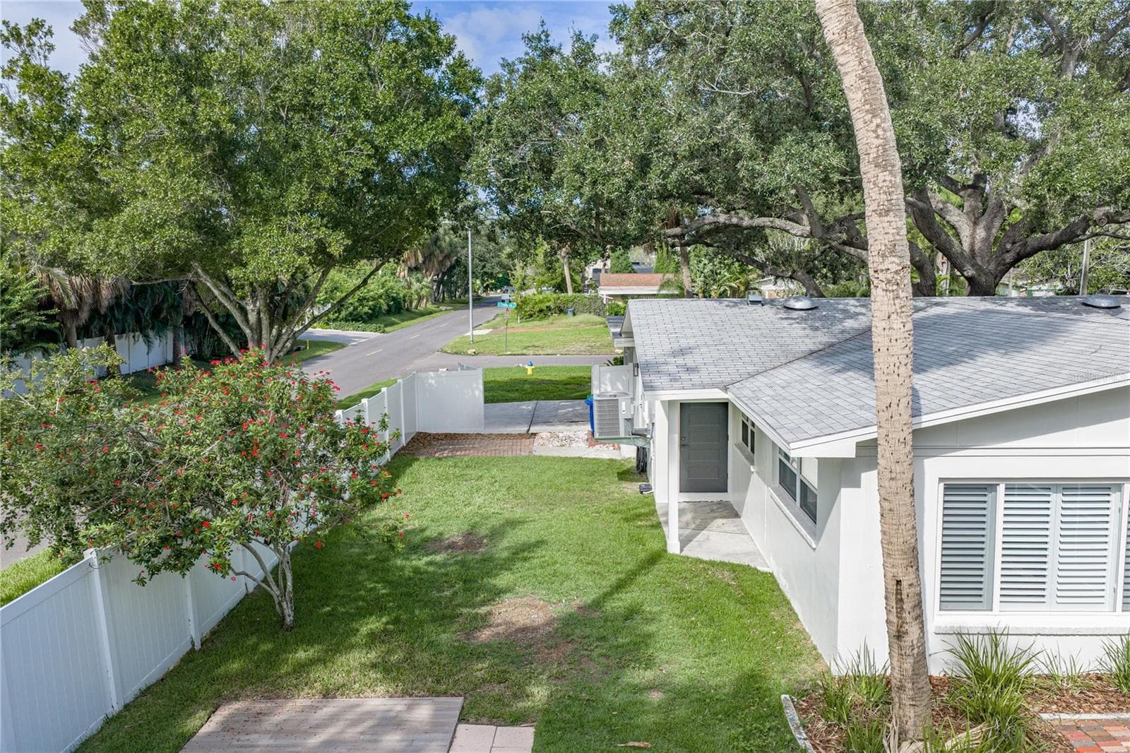 Single Family Residence at 214 S TREASURE DR, TAMPA, photo 76 of 79