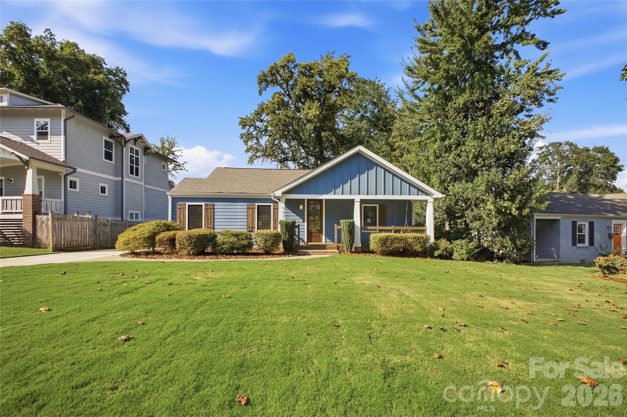 Single Family Residence at 947 Everett Place, Charlotte, photo 2 of 48