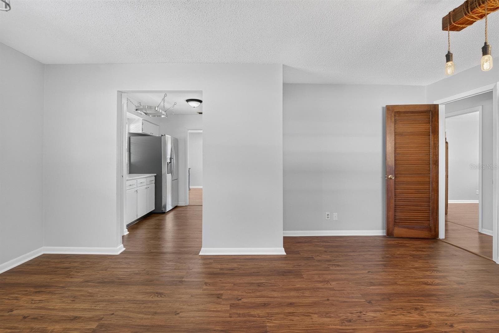 Single Family Residence at 403 ALMA DR, BRANDON, photo 36 of 99