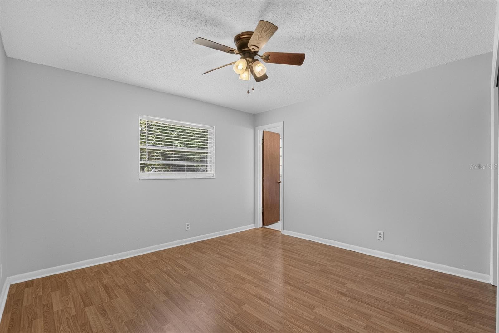 Single Family Residence at 403 ALMA DR, BRANDON, photo 38 of 99