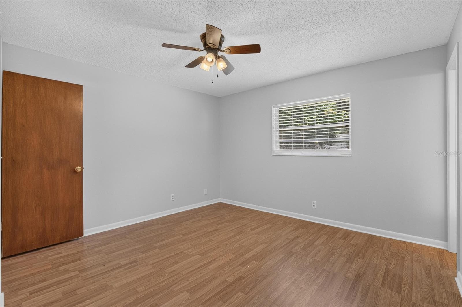 Single Family Residence at 403 ALMA DR, BRANDON, photo 42 of 99
