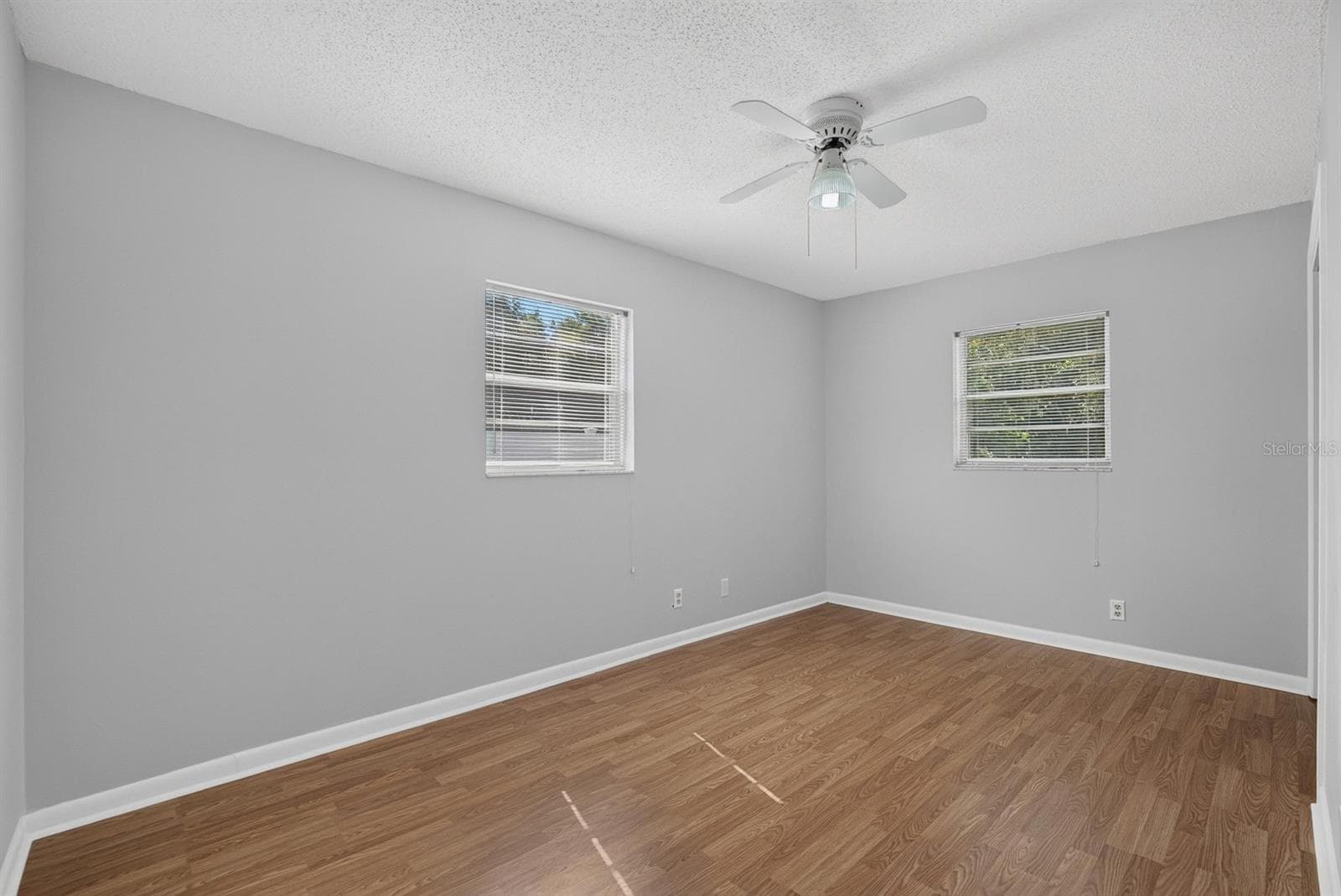 Single Family Residence at 403 ALMA DR, BRANDON, photo 46 of 99