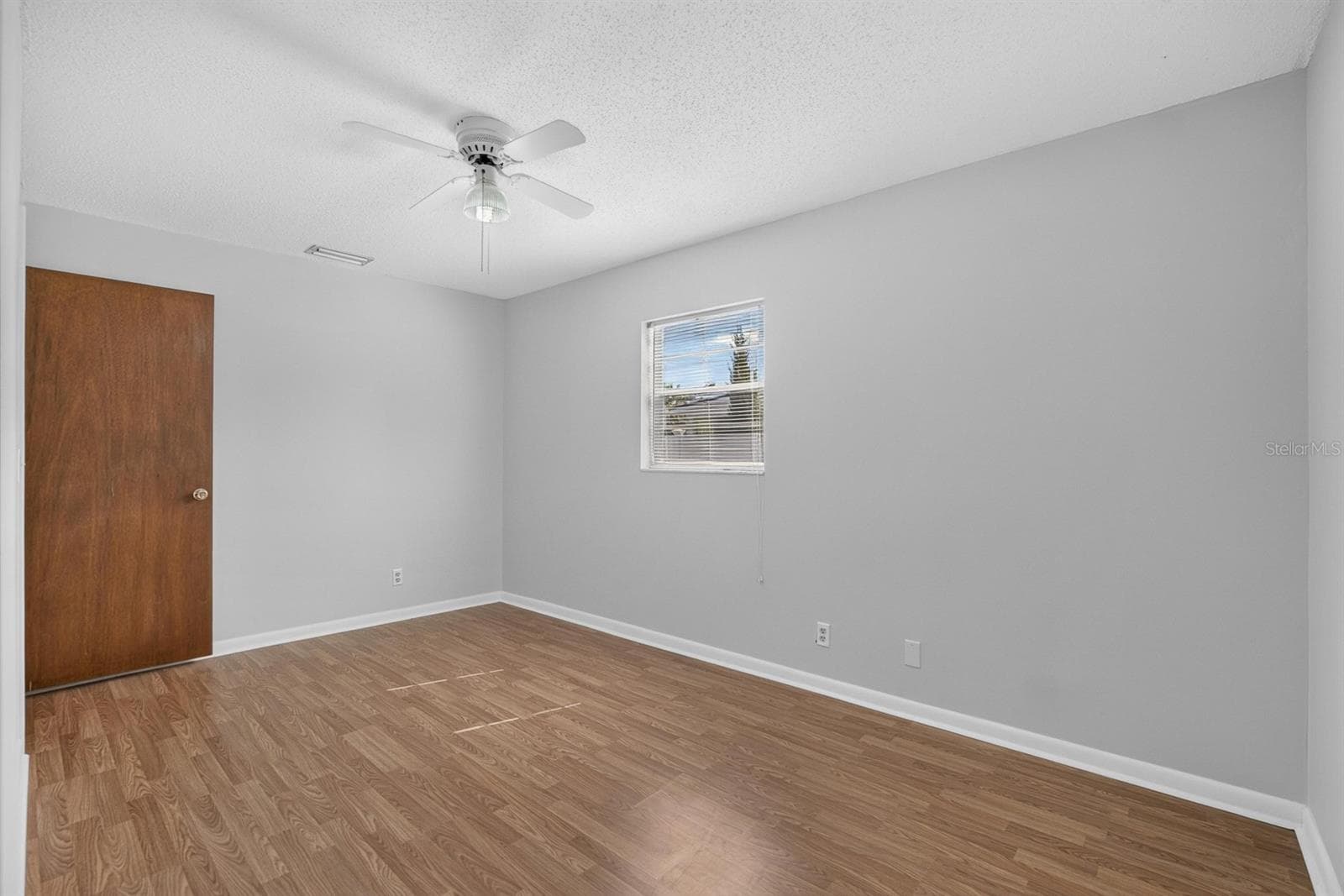 Single Family Residence at 403 ALMA DR, BRANDON, photo 52 of 99