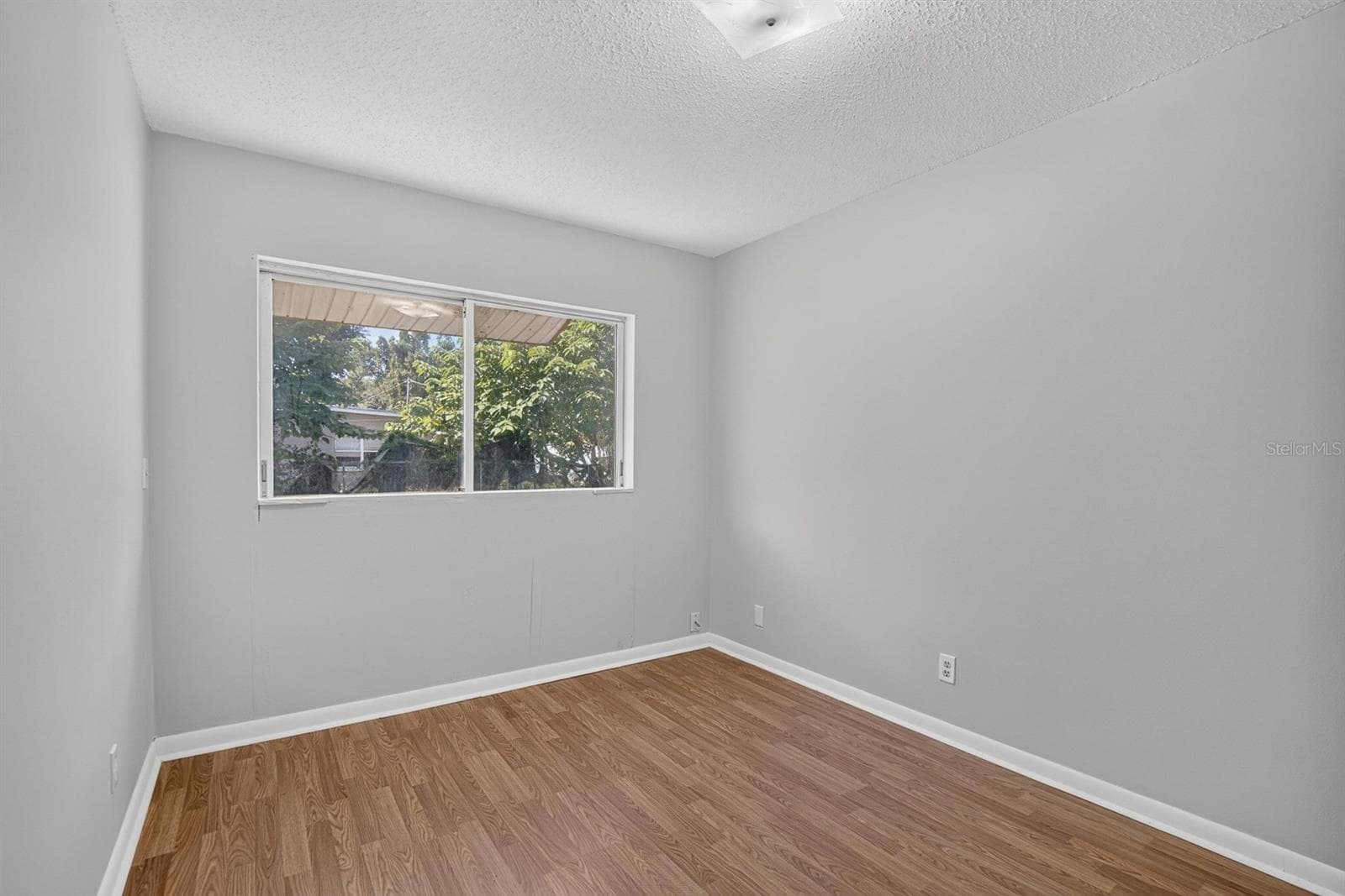 Single Family Residence at 403 ALMA DR, BRANDON, photo 62 of 99
