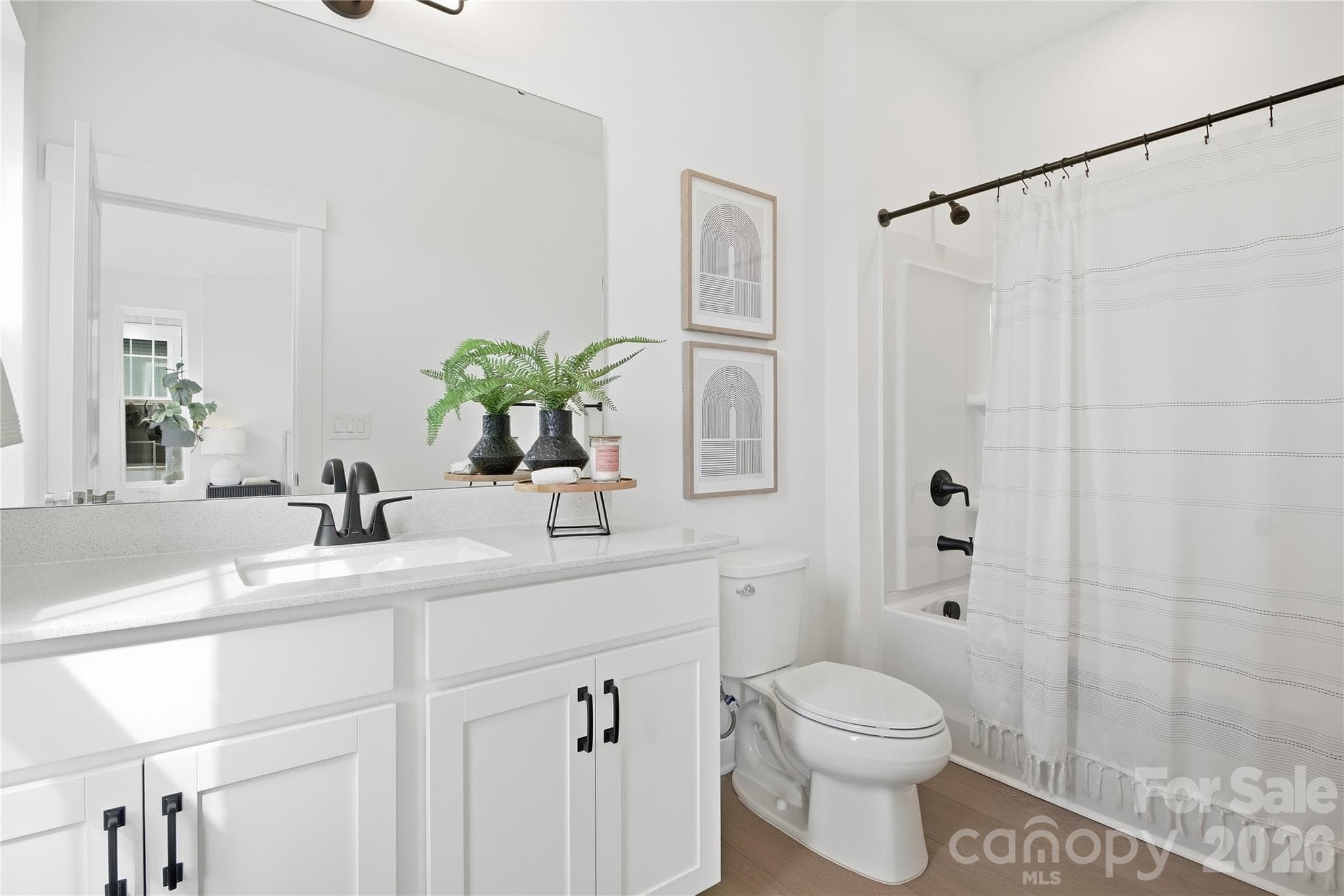 Secondary Bathroom - Charlotte