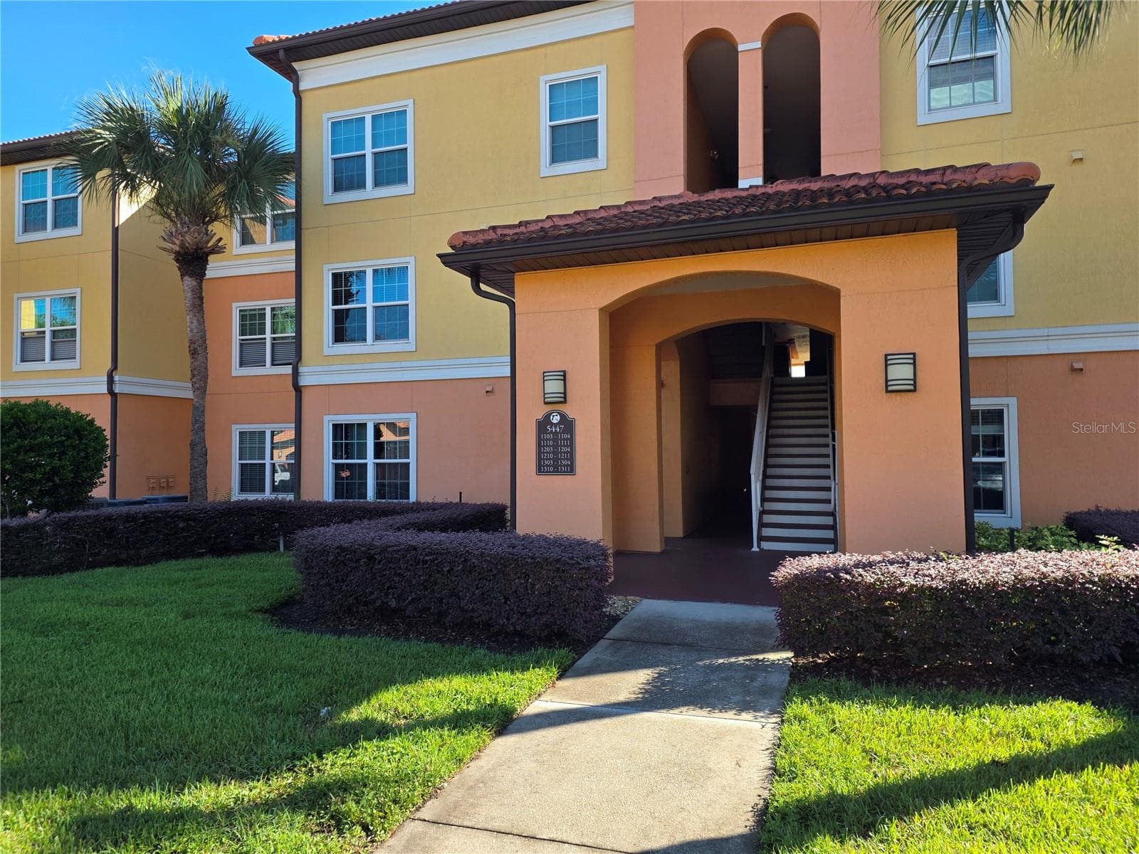 Condominium at 5447 VINELAND RD #1210, ORLANDO, photo 2 of 33