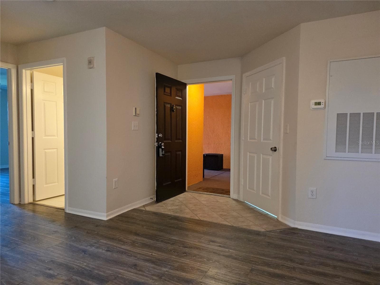 Condominium at 5447 VINELAND RD #1210, ORLANDO, photo 5 of 33