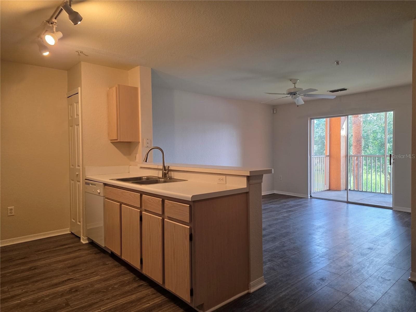 Condominium at 5447 VINELAND RD #1210, ORLANDO, photo 10 of 33