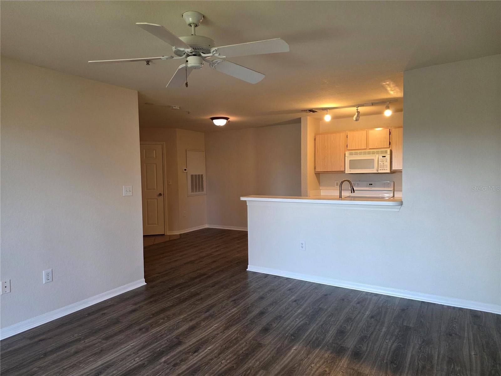 Condominium at 5447 VINELAND RD #1210, ORLANDO, photo 14 of 33