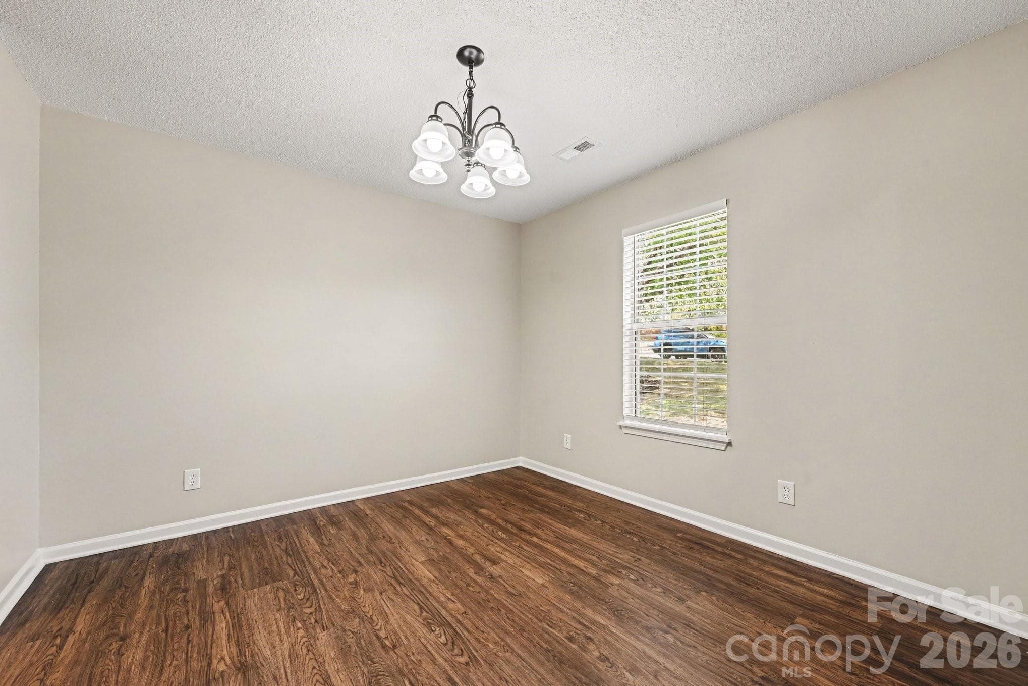 Single Family Residence at 7117 Daerwood Place, Charlotte, photo 12 of 21