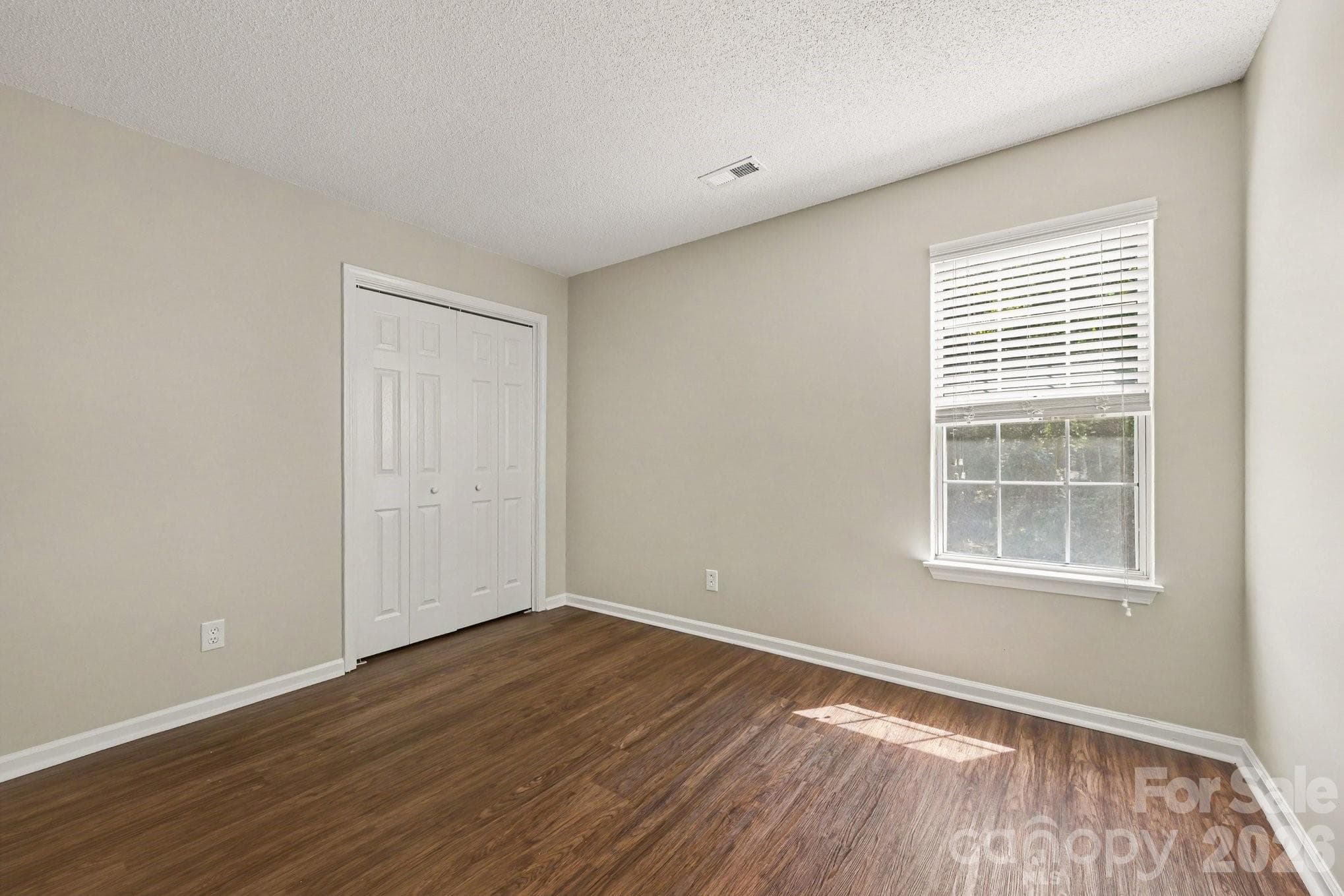 Single Family Residence at 7117 Daerwood Place, Charlotte, photo 14 of 21