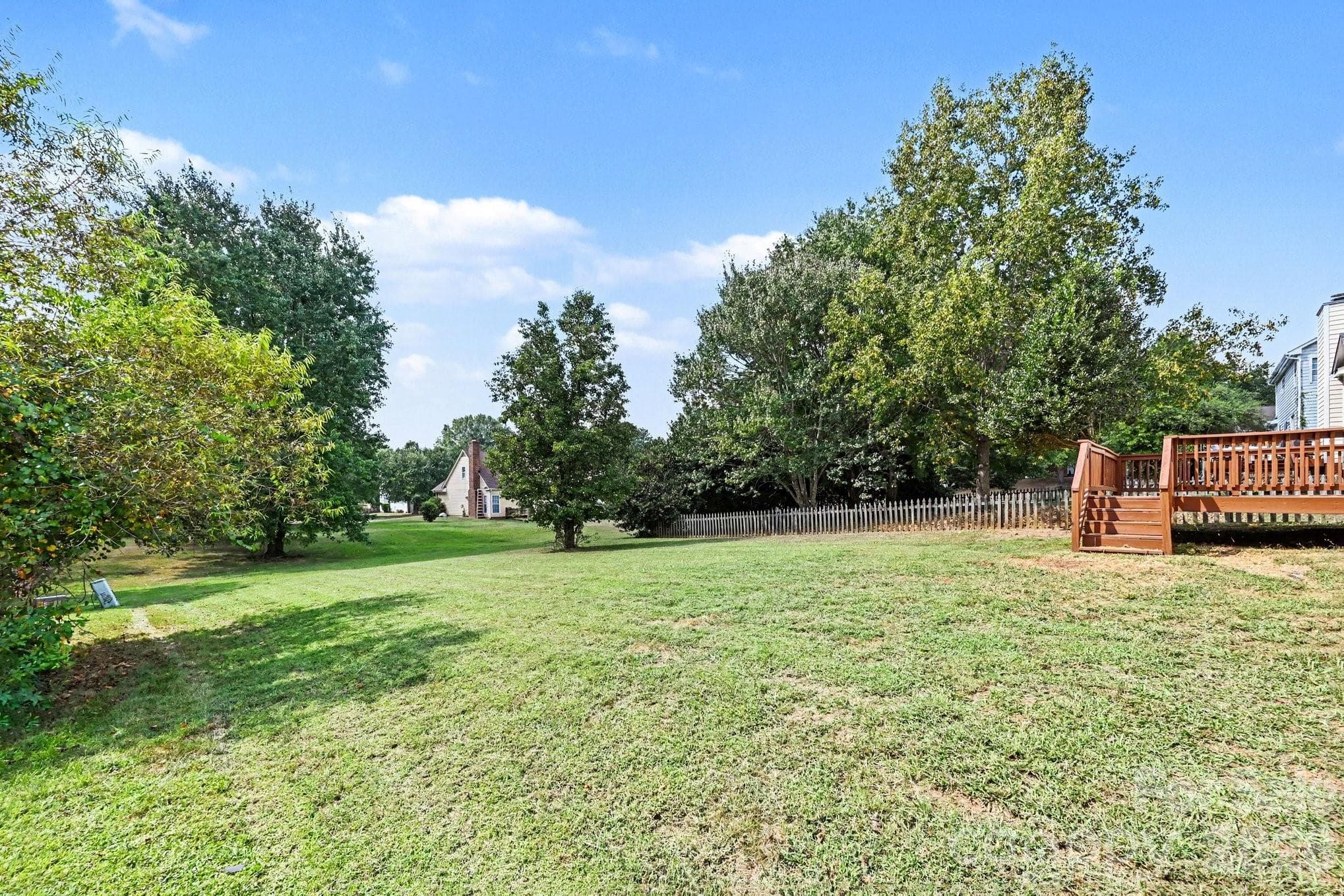 Single Family Residence at 7117 Daerwood Place, Charlotte, photo 20 of 21