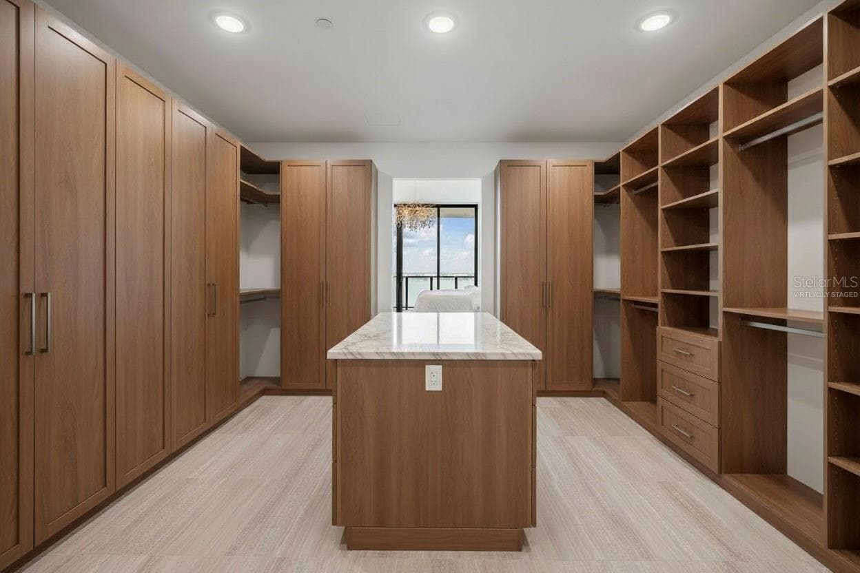 Virtually Staged - 3015 S YSABELLA AVE #2003, TAMPA