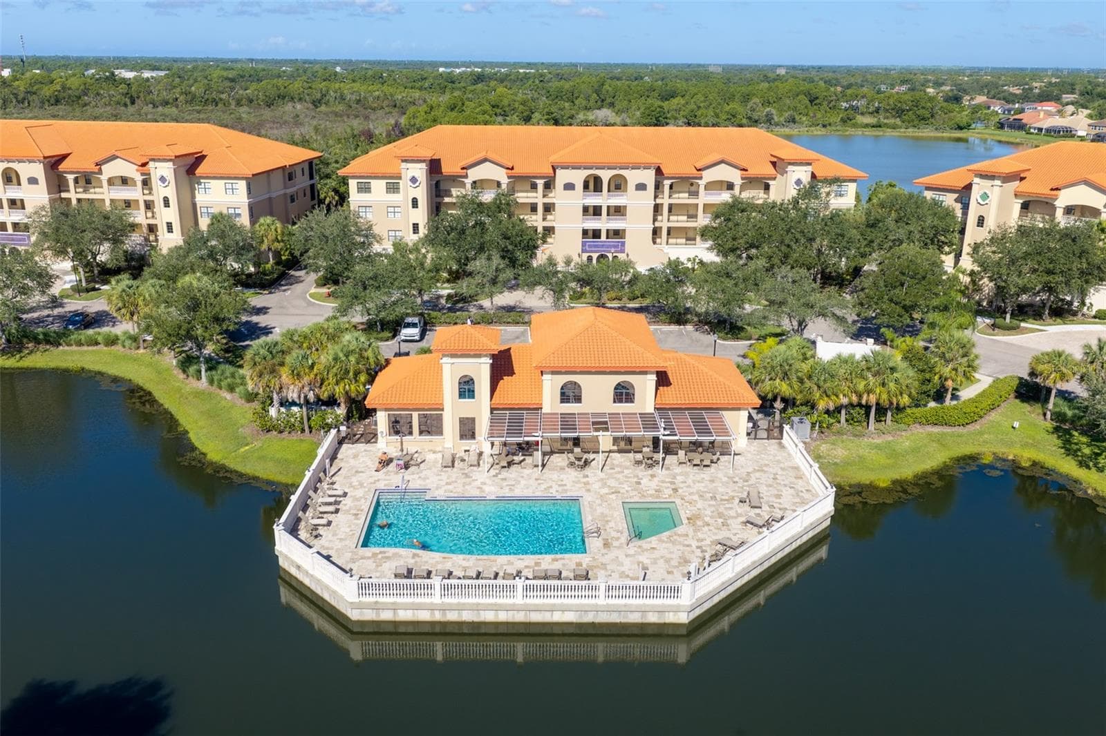 Condominium at 7702 LAKE VISTA CT #303, LAKEWOOD RANCH, photo 3 of 49