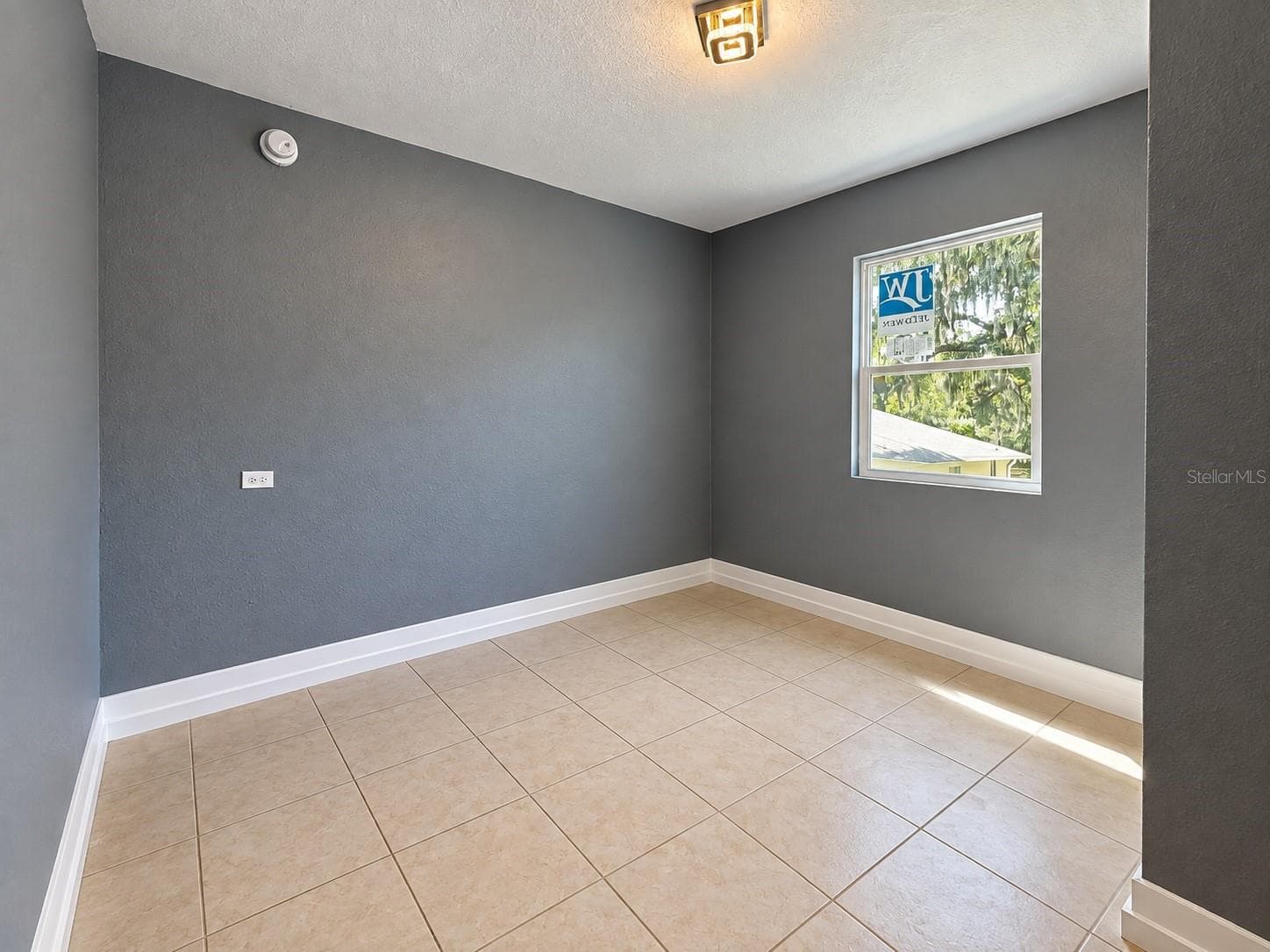 Single Family Residence at 634 ABERDEEN ST, DAYTONA BEACH, photo 7 of 18