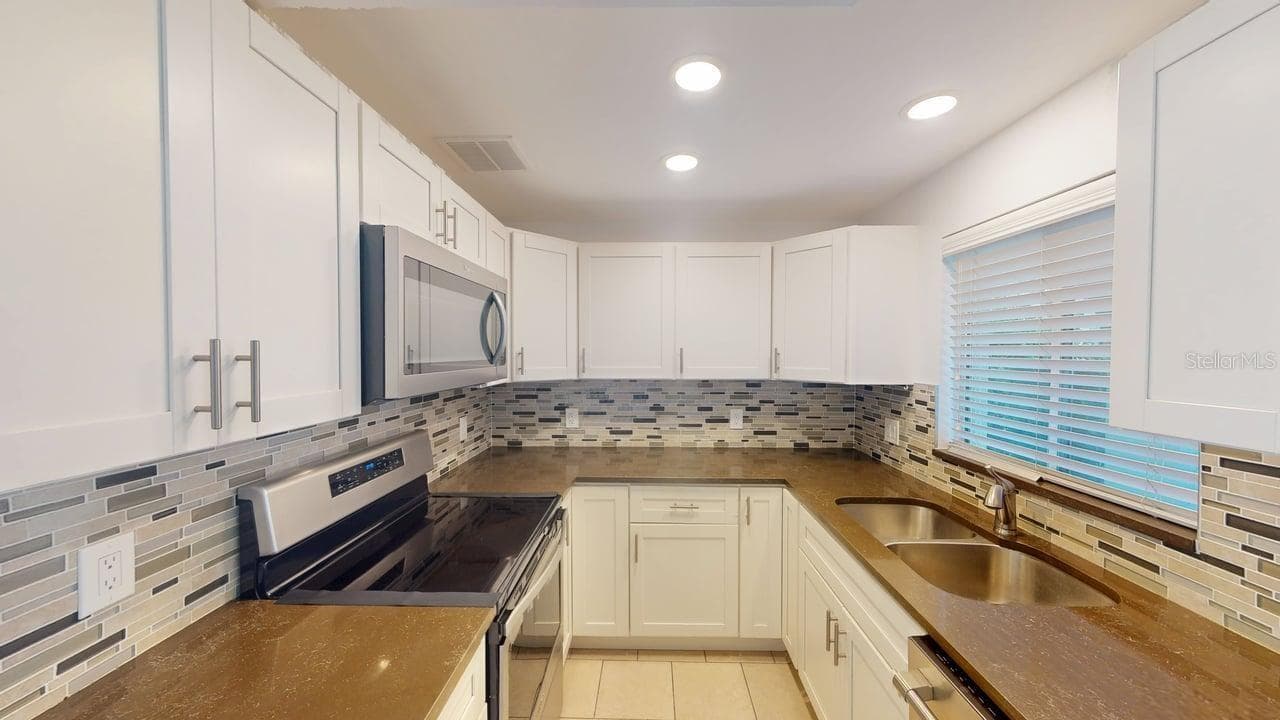 Condominium at 3670 PINECREST ST #111, SARASOTA, photo 6 of 64