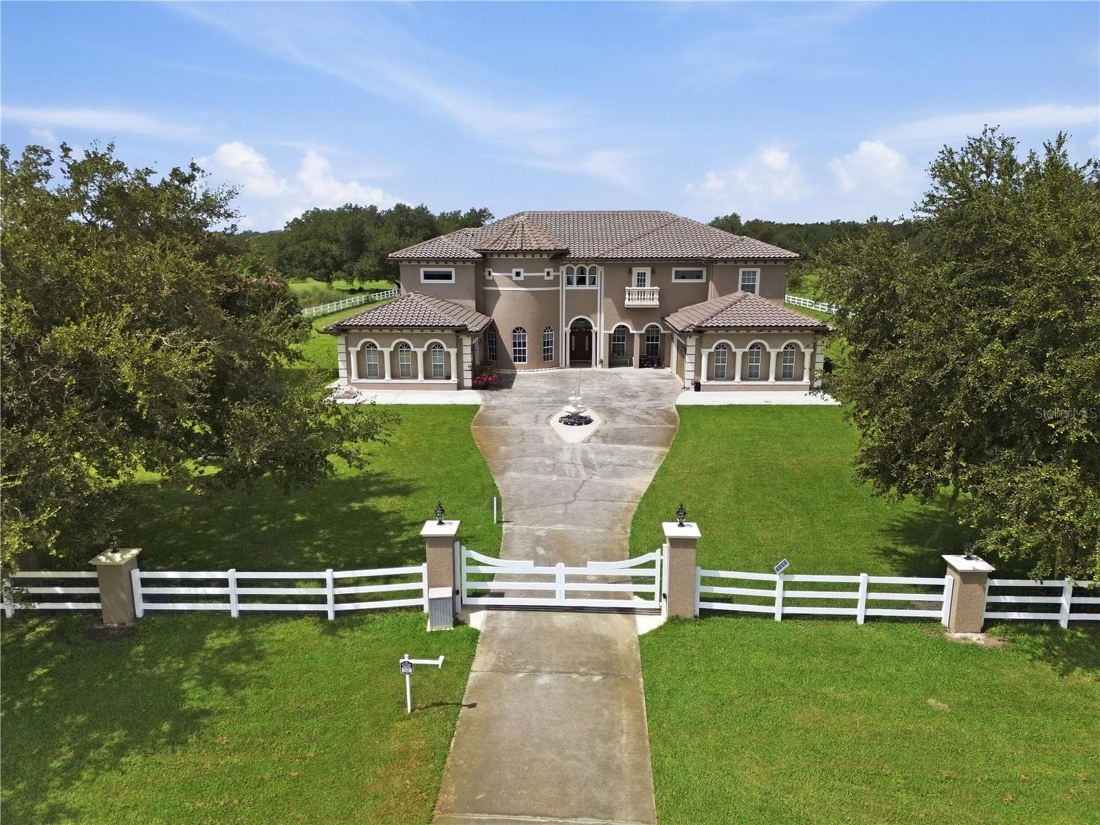 Single Family Residence at 19313 EAGLE RUN, GROVELAND, photo 86 of 93