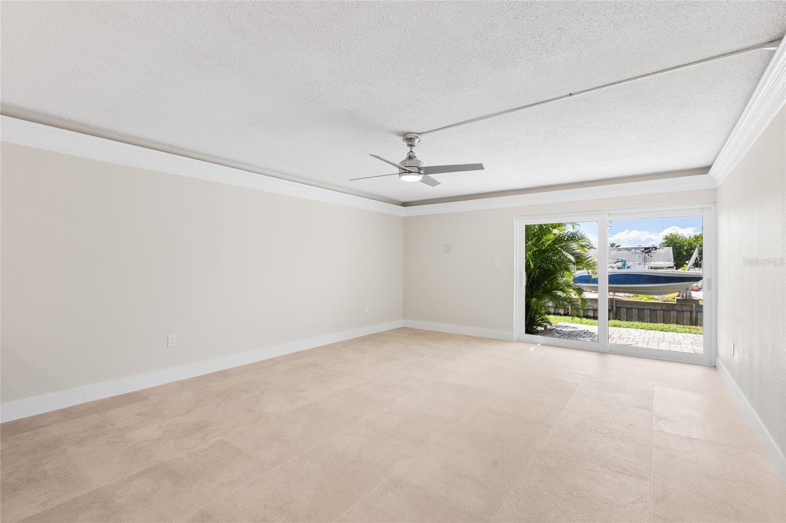 Living Room 15x18 - 433 S PAULA DR #1, DUNEDIN